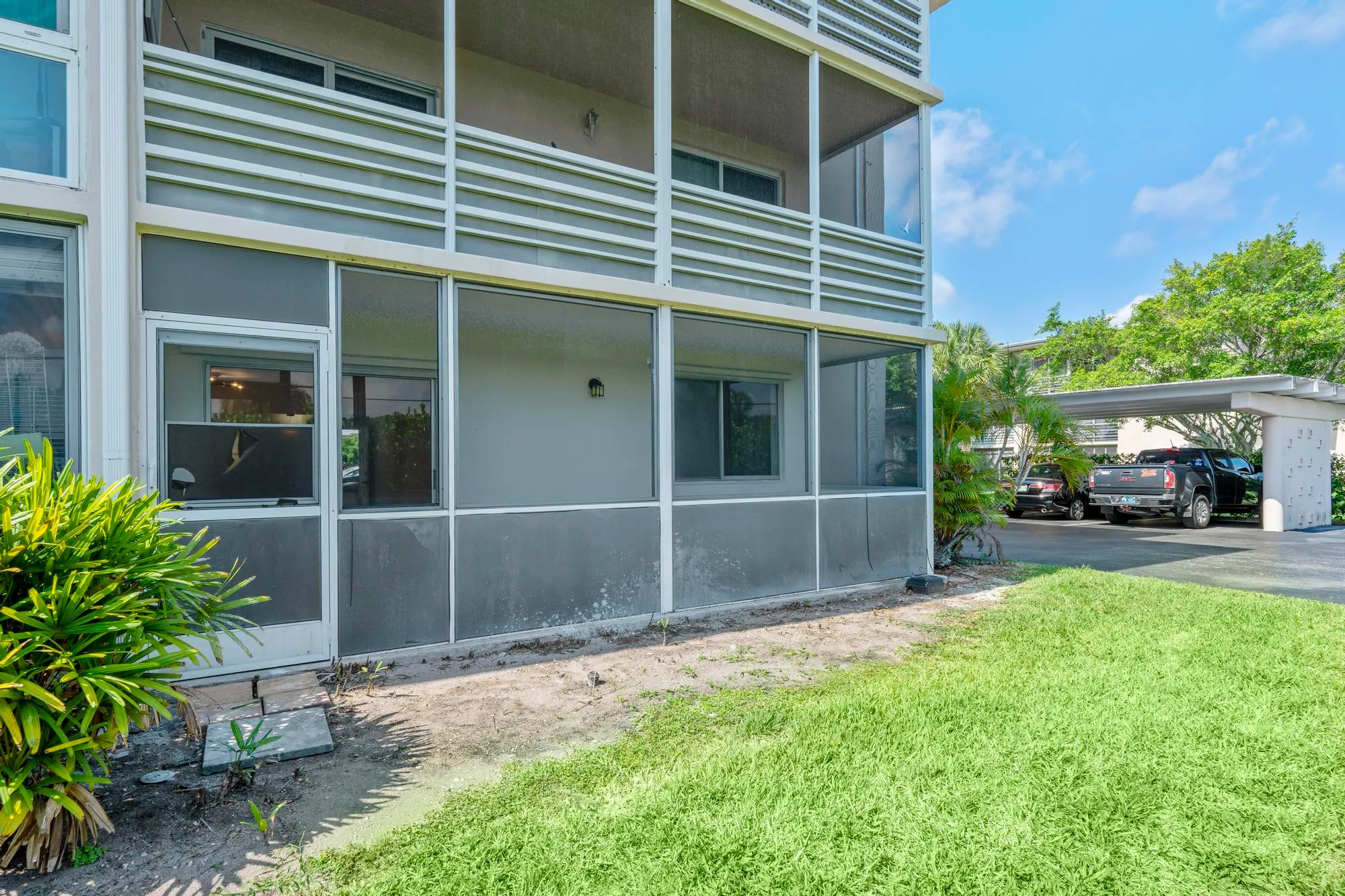 Property Slideshow image 24 of 33 | 2647 garden dr 101, Lake Worth, FL, 33461