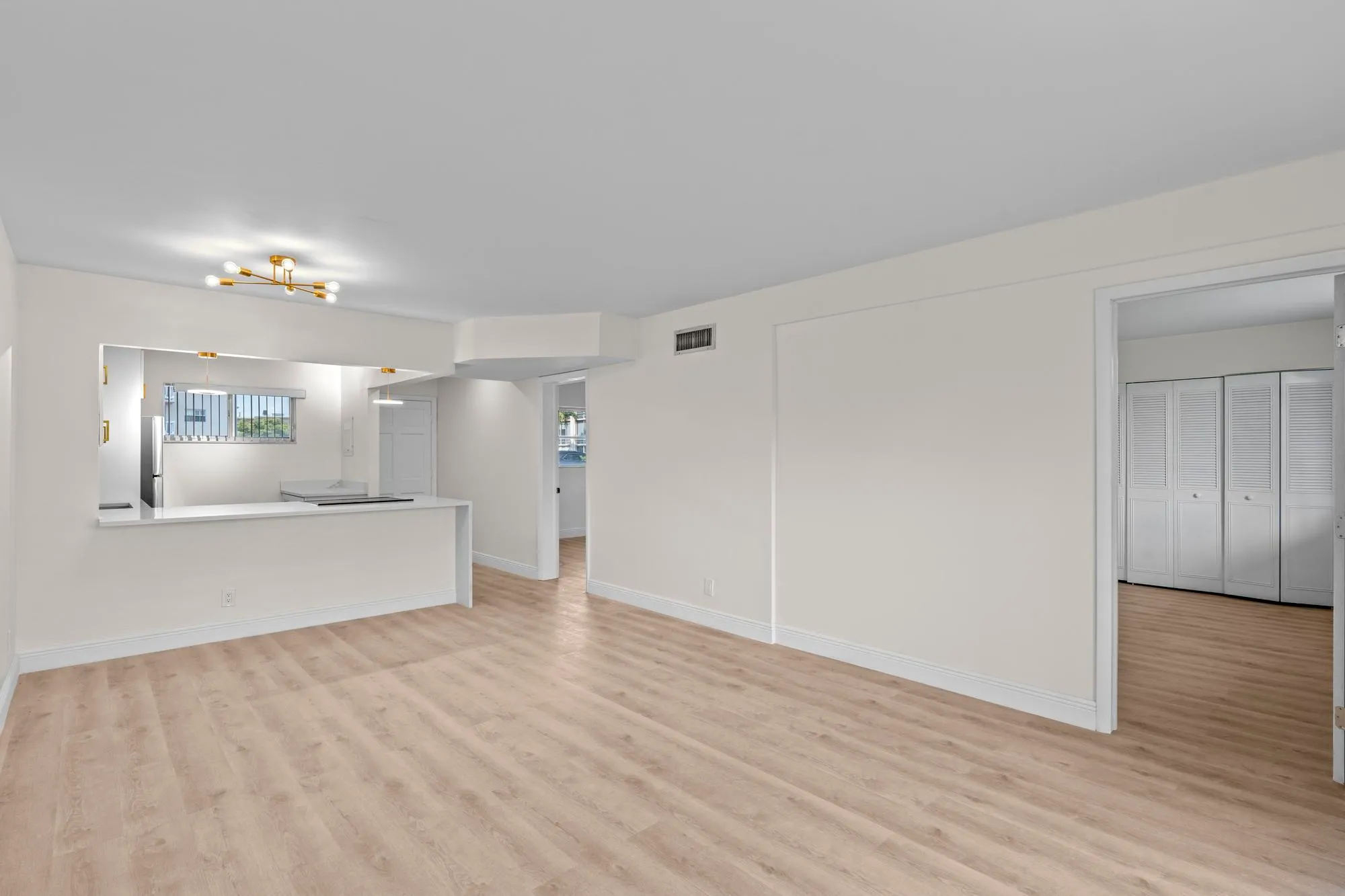 Property Slideshow image 9 of 33 | 2647 garden dr 101, Lake Worth, FL, 33461