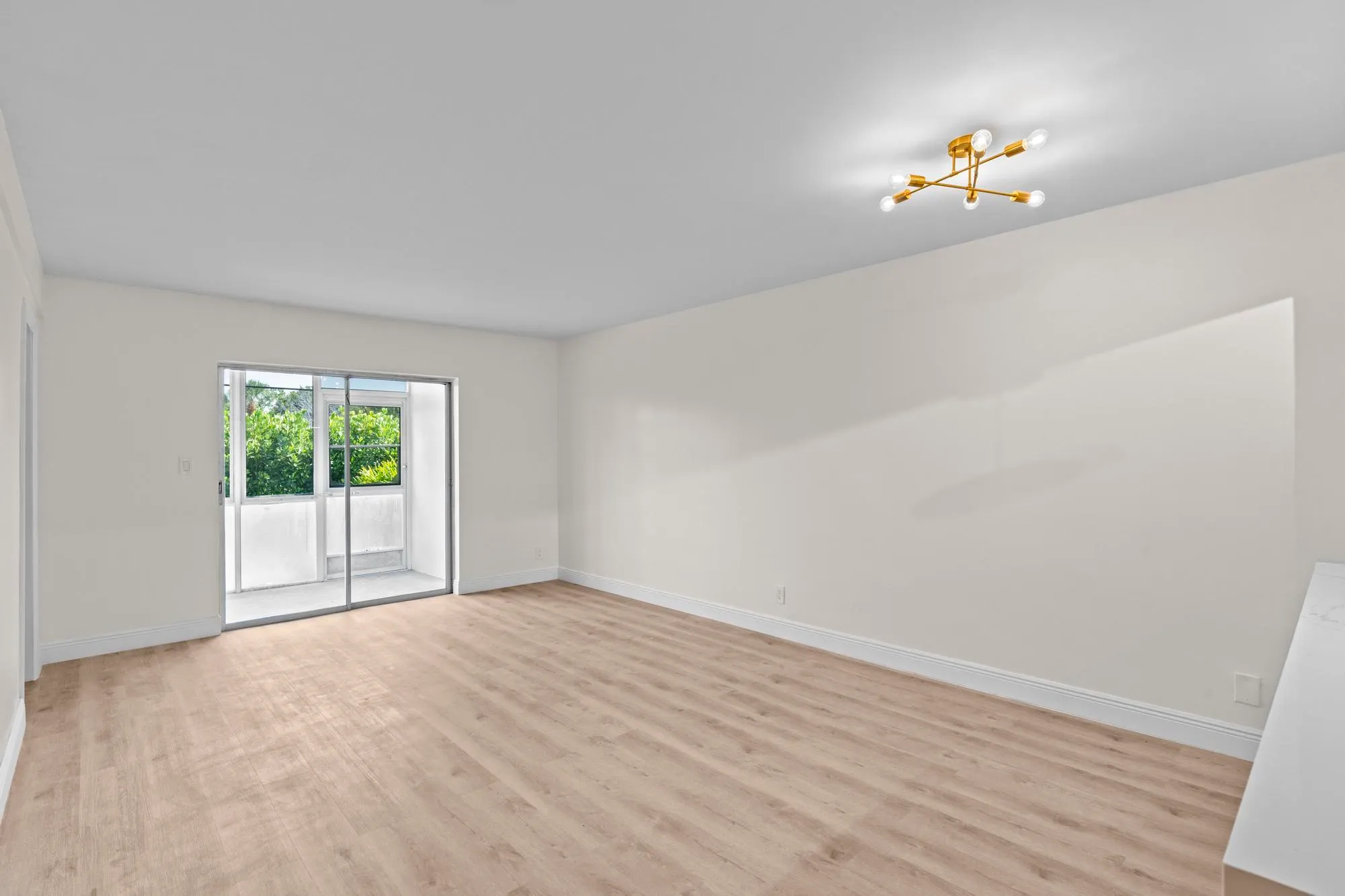 Property Slideshow image 11 of 33 | 2647 garden dr 101, Lake Worth, FL, 33461