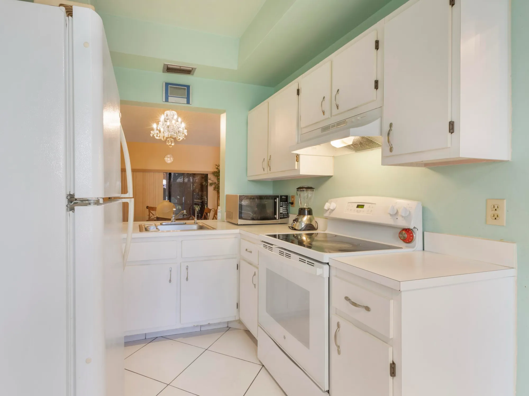 Property Slideshow image 10 of 22 | 3928 vine trl b, Lake Worth, FL, 33467