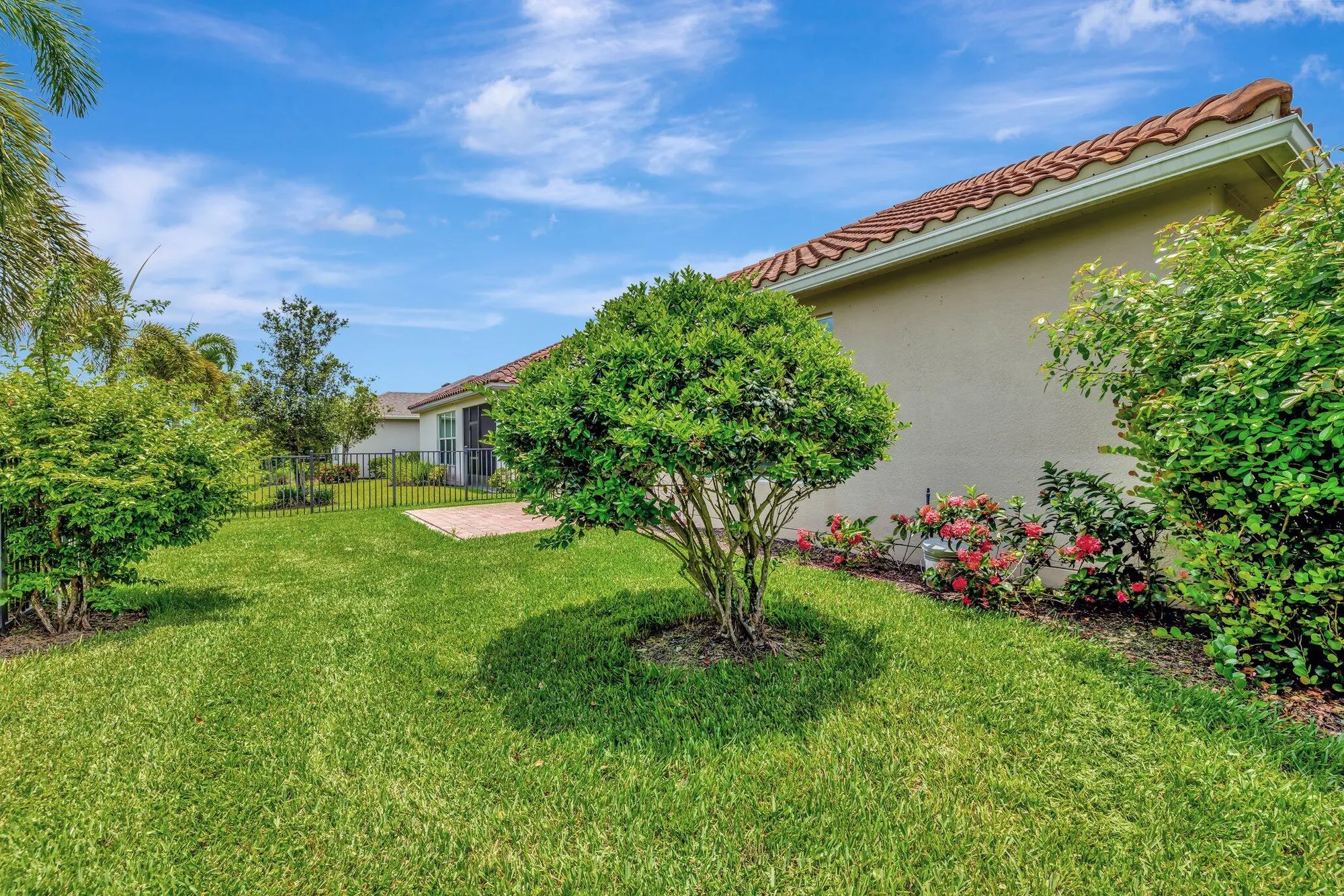 Property Slideshow image 18 of 41 | 9548 sw royal poinciana dr, Port Saint Lucie, FL, 34987
