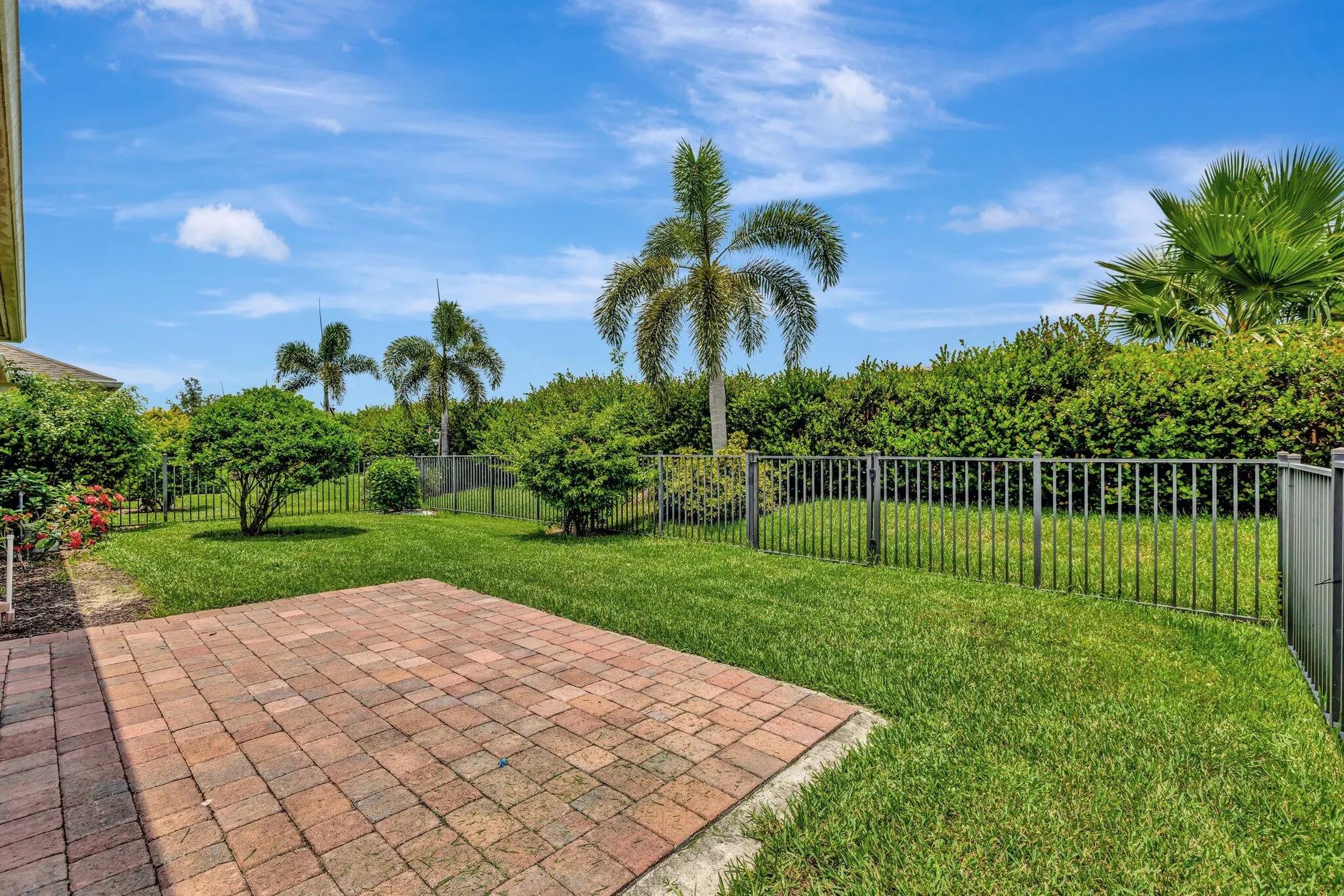 Property Slideshow image 19 of 41 | 9548 sw royal poinciana dr, Port Saint Lucie, FL, 34987