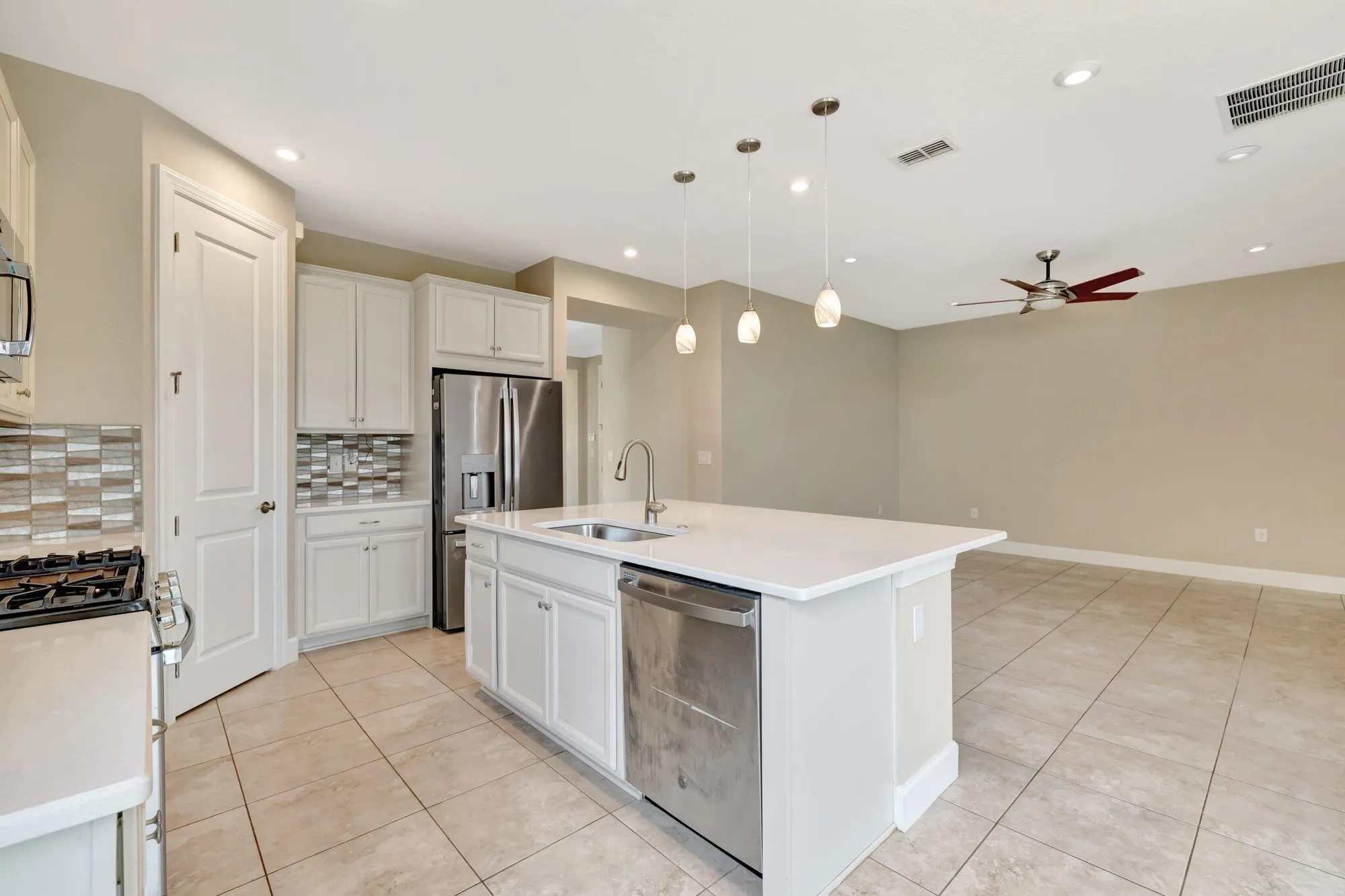 Property Slideshow image 28 of 41 | 9548 sw royal poinciana dr, Port Saint Lucie, FL, 34987