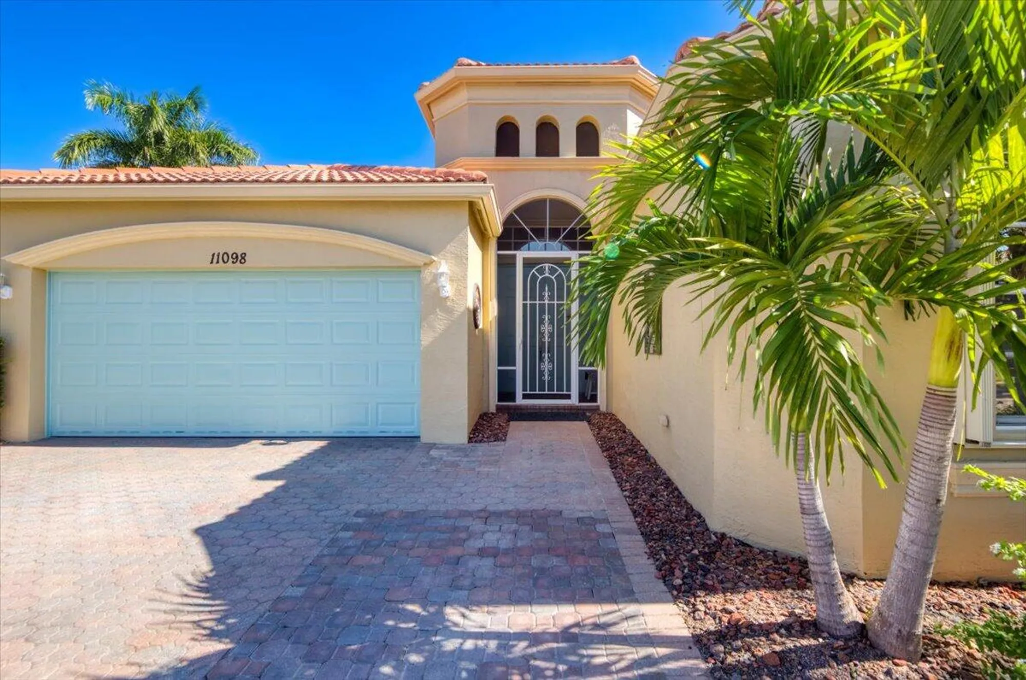 Property Slideshow image 4 of 113 | 11098 sw wyndham way, Port Saint Lucie, FL, 34987