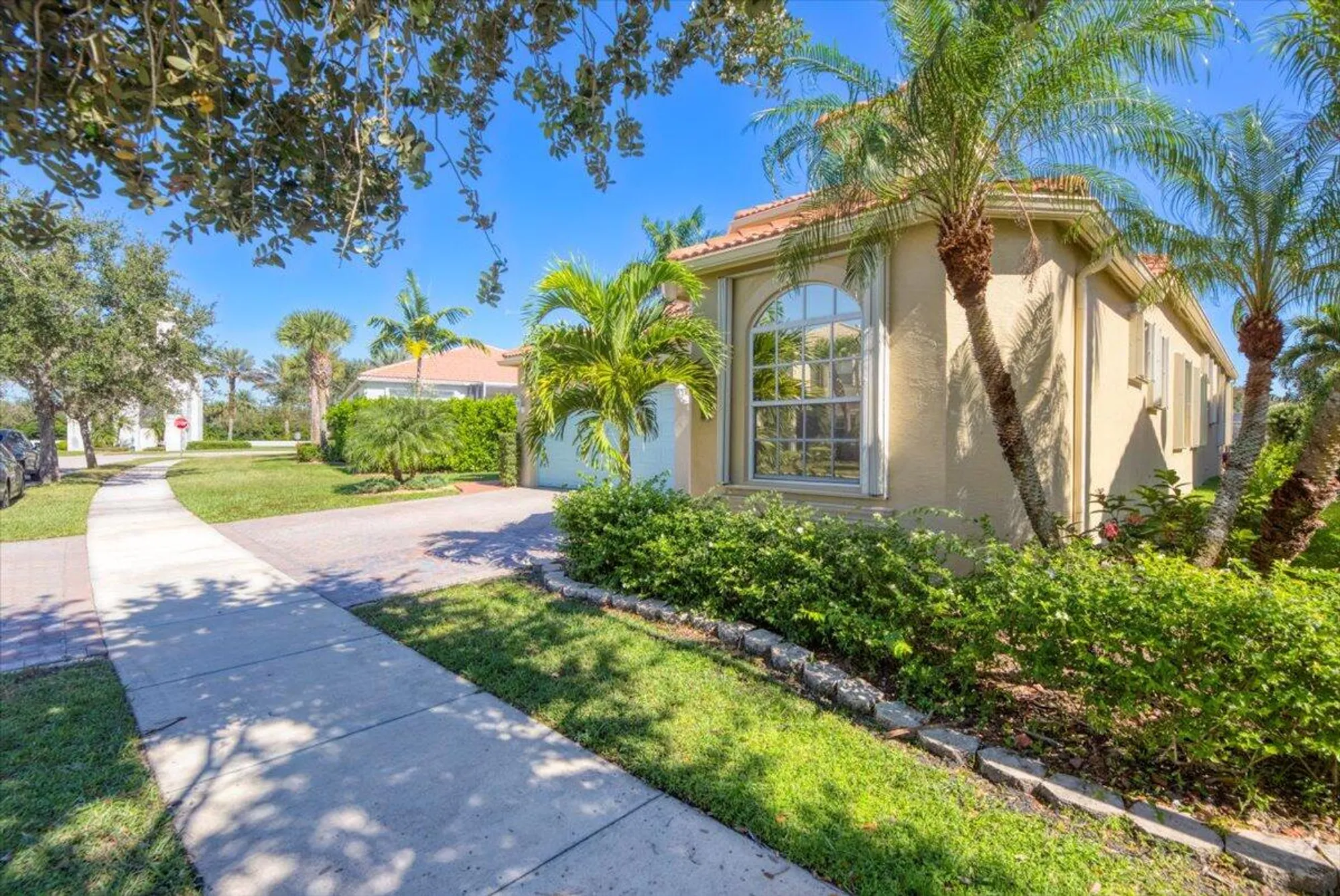 Property Slideshow image 7 of 113 | 11098 sw wyndham way, Port Saint Lucie, FL, 34987