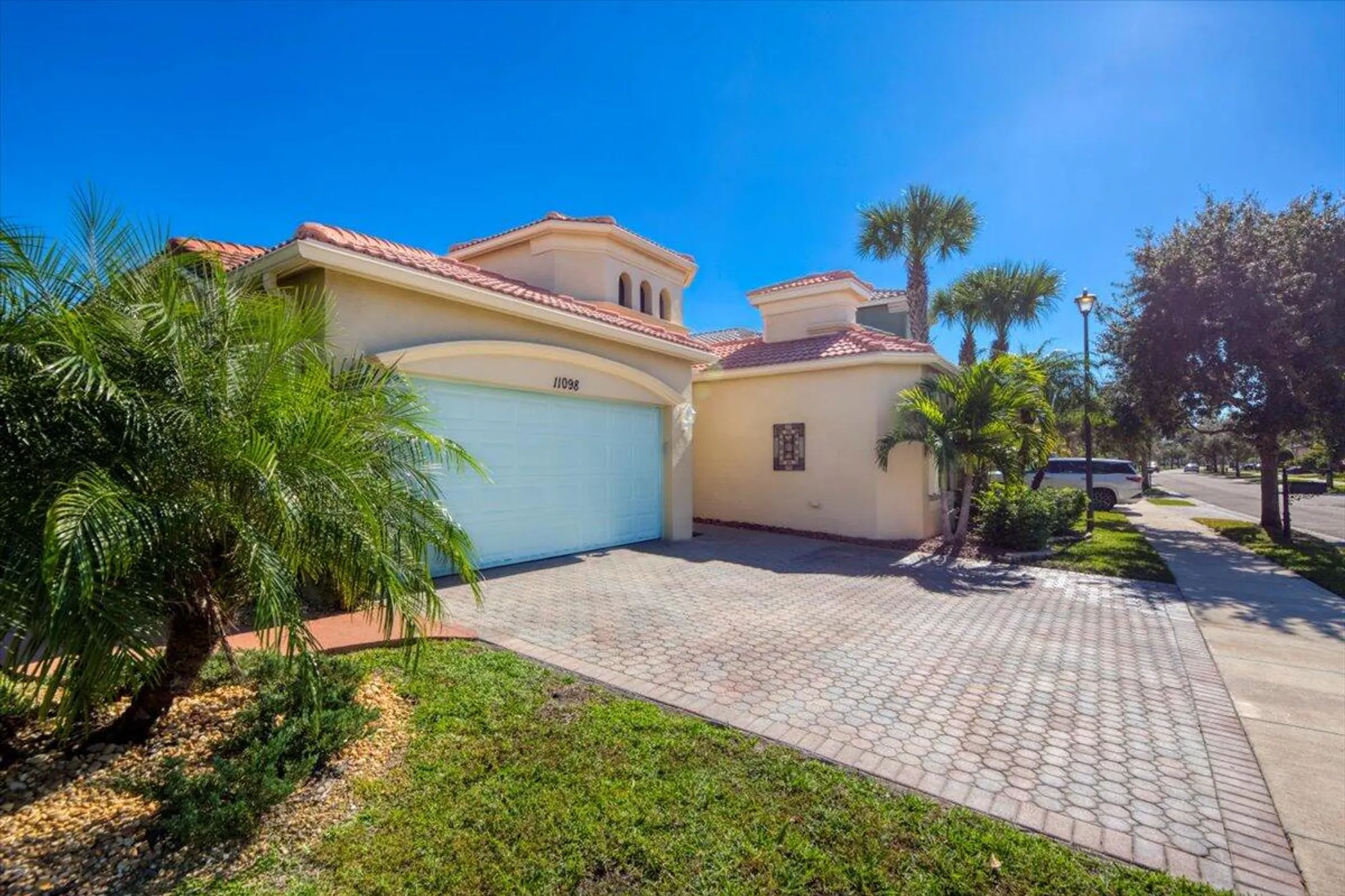 Property Slideshow image 6 of 113 | 11098 sw wyndham way, Port Saint Lucie, FL, 34987