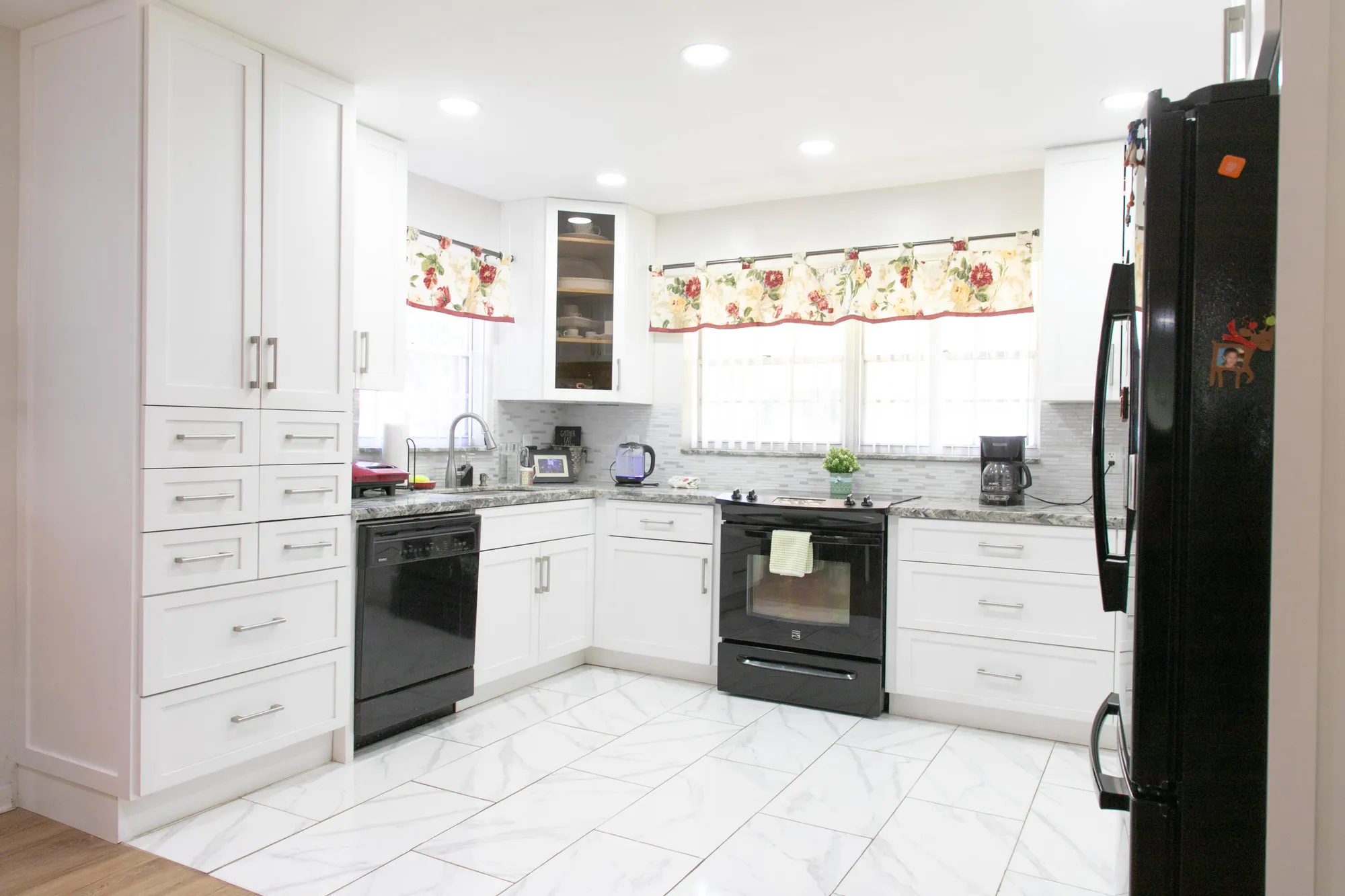 Property Slideshow image 11 of 45 | 521 sandpiper cir, Delray Beach, FL, 33445