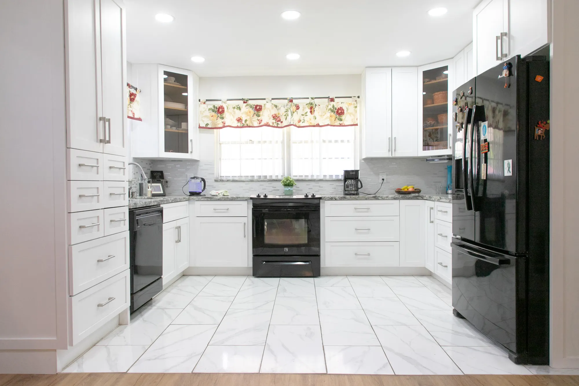 Property Slideshow image 12 of 45 | 521 sandpiper cir, Delray Beach, FL, 33445