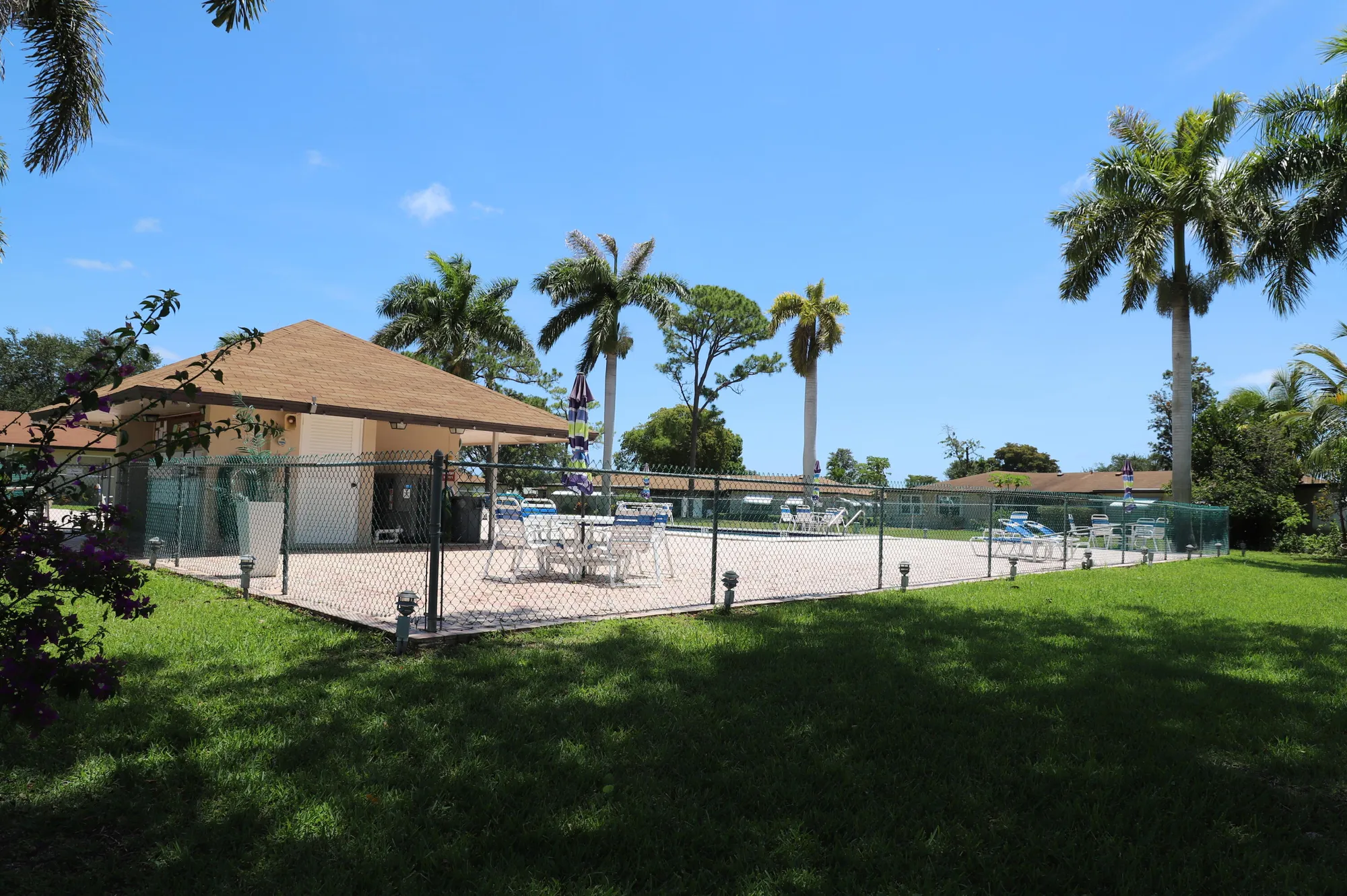 Property Slideshow image 33 of 45 | 521 sandpiper cir, Delray Beach, FL, 33445