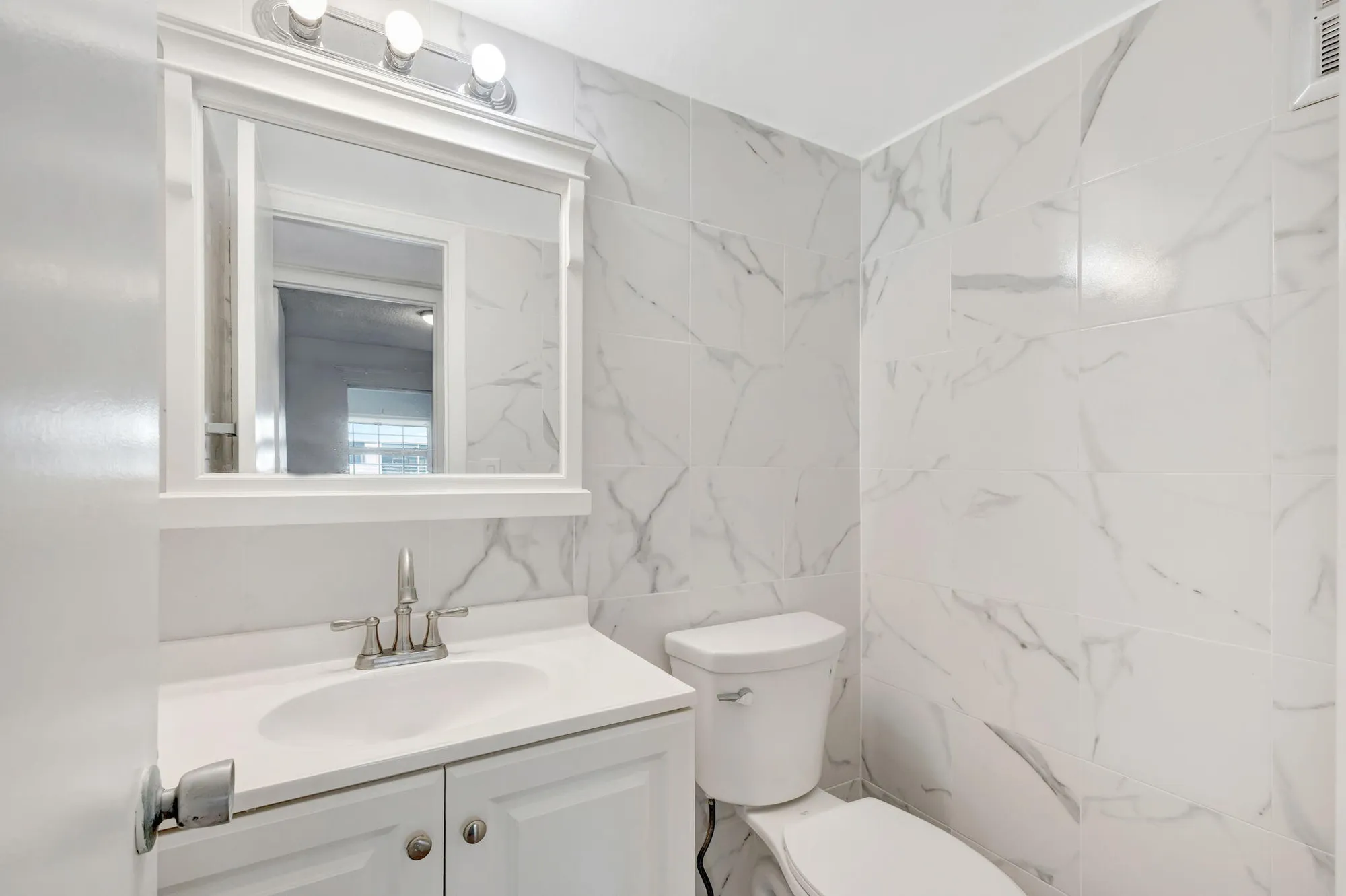 Property Slideshow image 13 of 34 | 121 bedford e unit e, West Palm Beach, FL, 33417