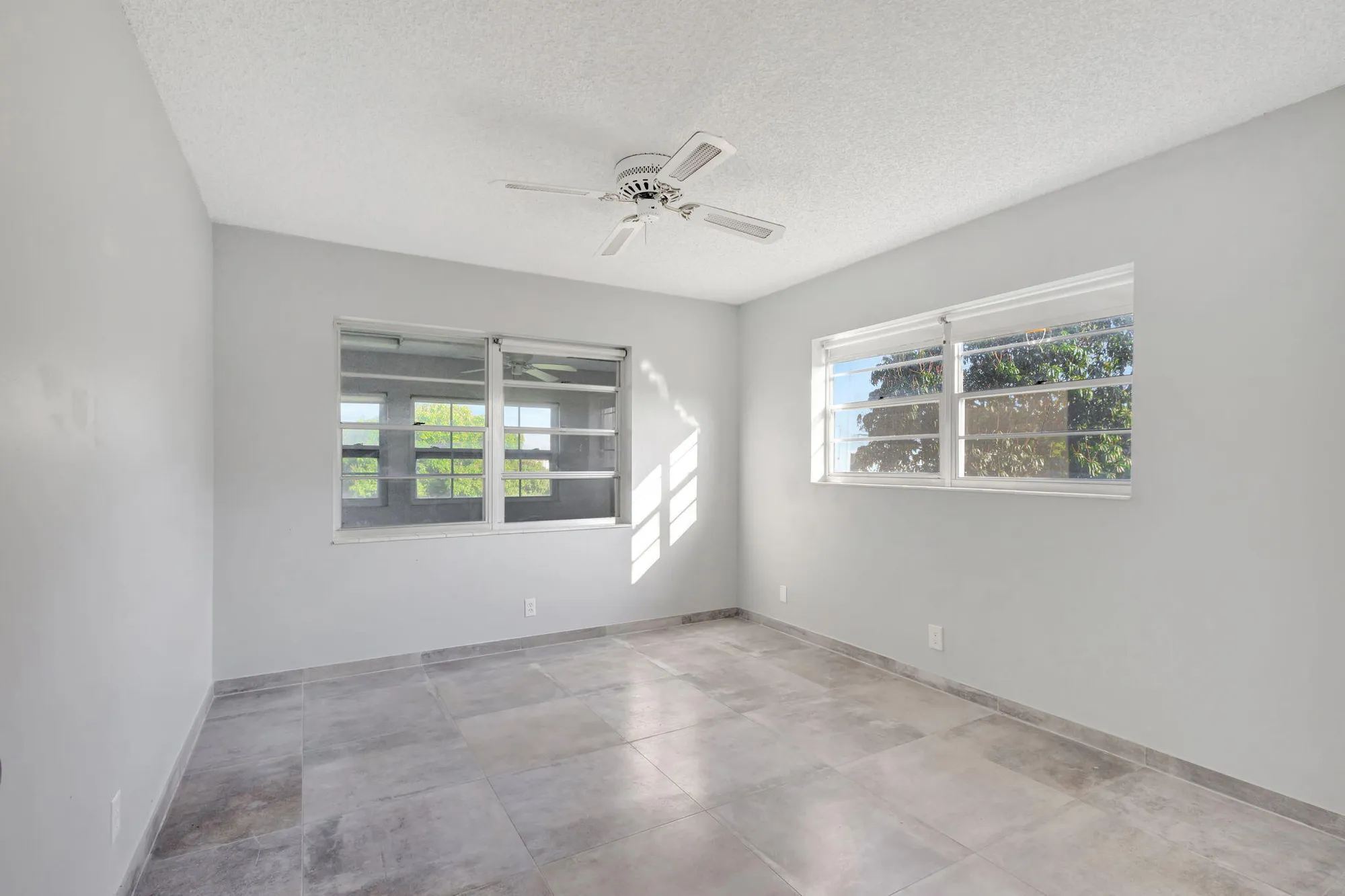 Property Slideshow image 16 of 34 | 121 bedford e unit e, West Palm Beach, FL, 33417