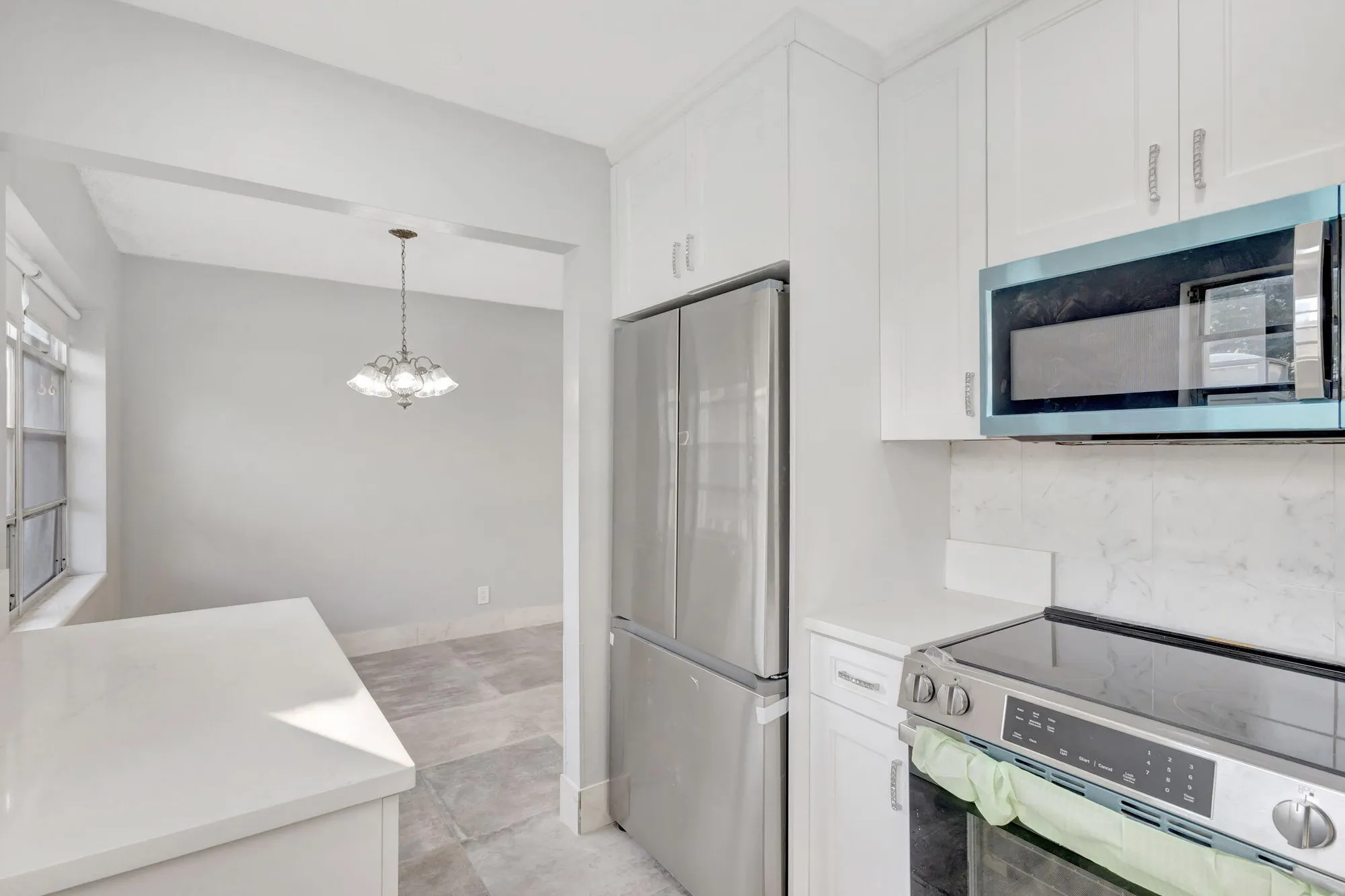 Property Slideshow image 11 of 34 | 121 bedford e unit e, West Palm Beach, FL, 33417