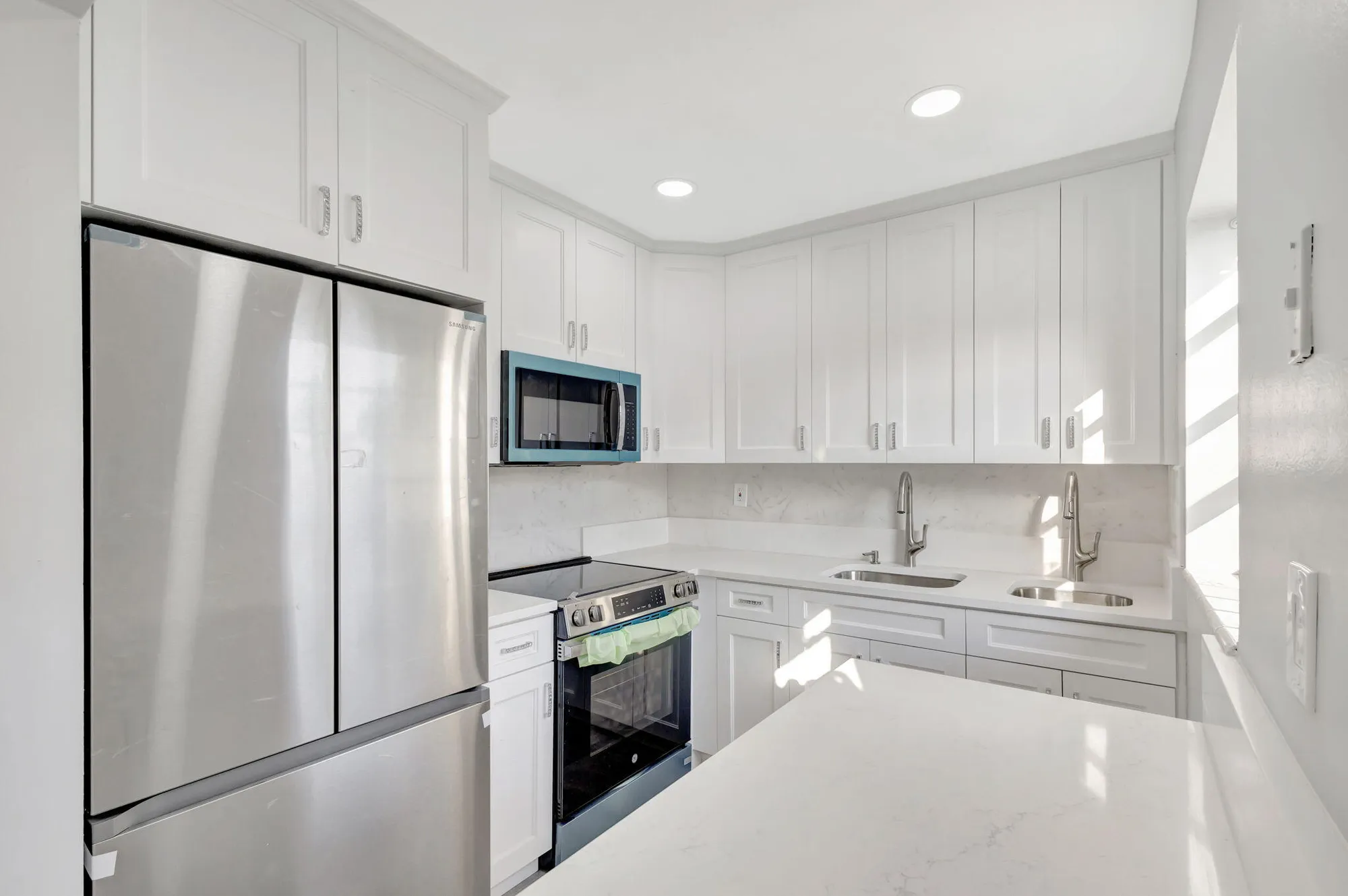 Property Slideshow image 10 of 34 | 121 bedford e unit e, West Palm Beach, FL, 33417