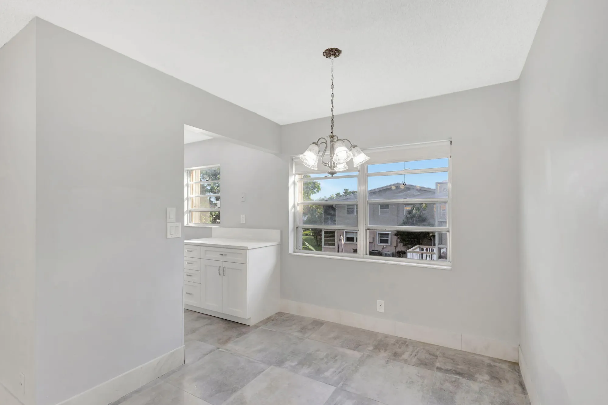 Property Slideshow image 9 of 34 | 121 bedford e unit e, West Palm Beach, FL, 33417