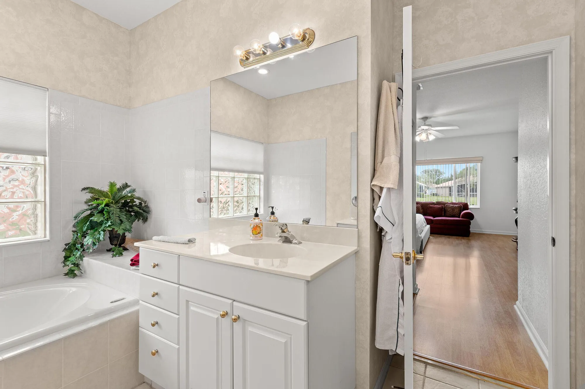 Property Slideshow image 21 of 46 | 8089 brindisi ln, Boynton Beach, FL, 33472