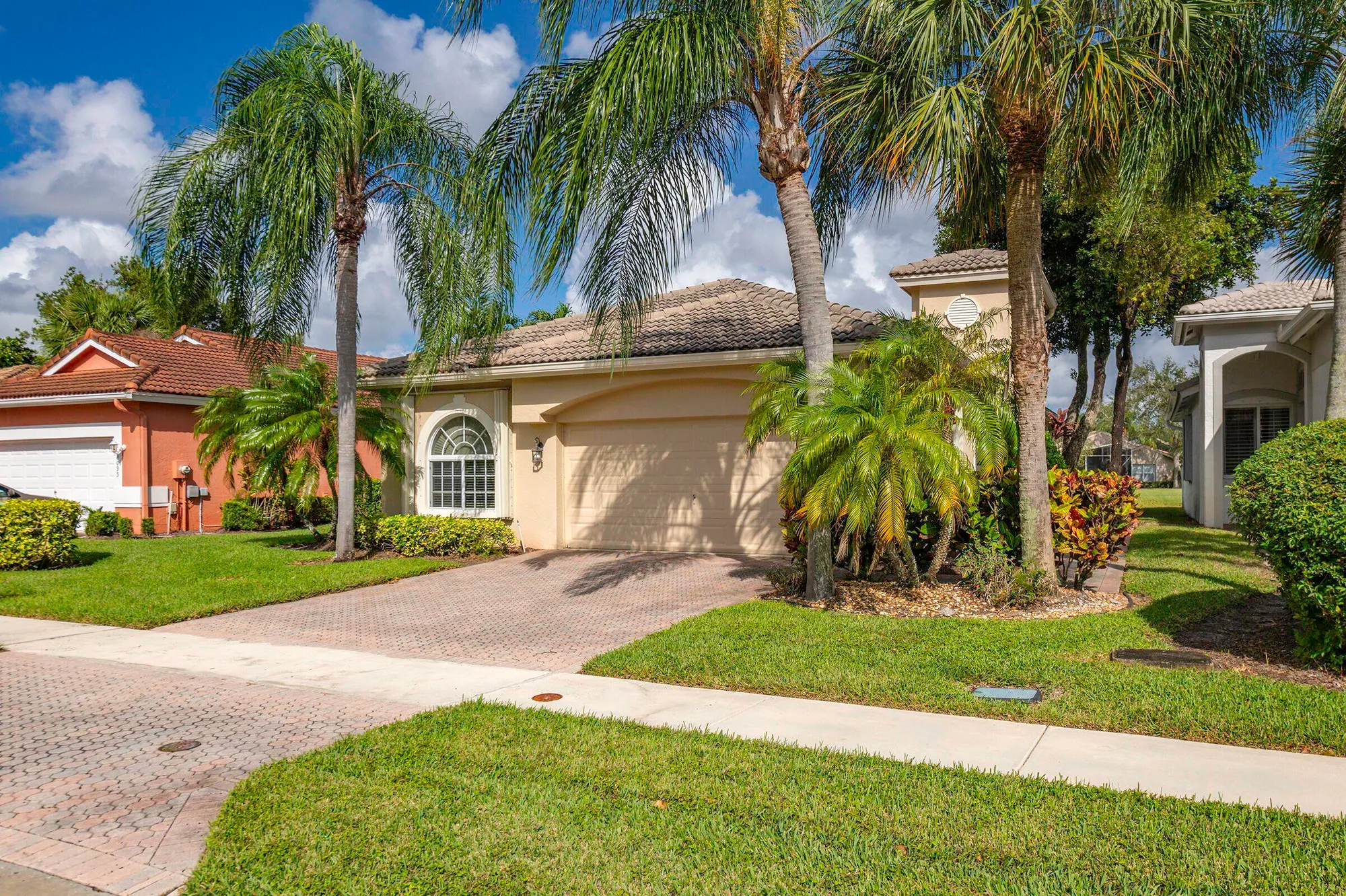 Property Slideshow image 2 of 46 | 8089 brindisi ln, Boynton Beach, FL, 33472