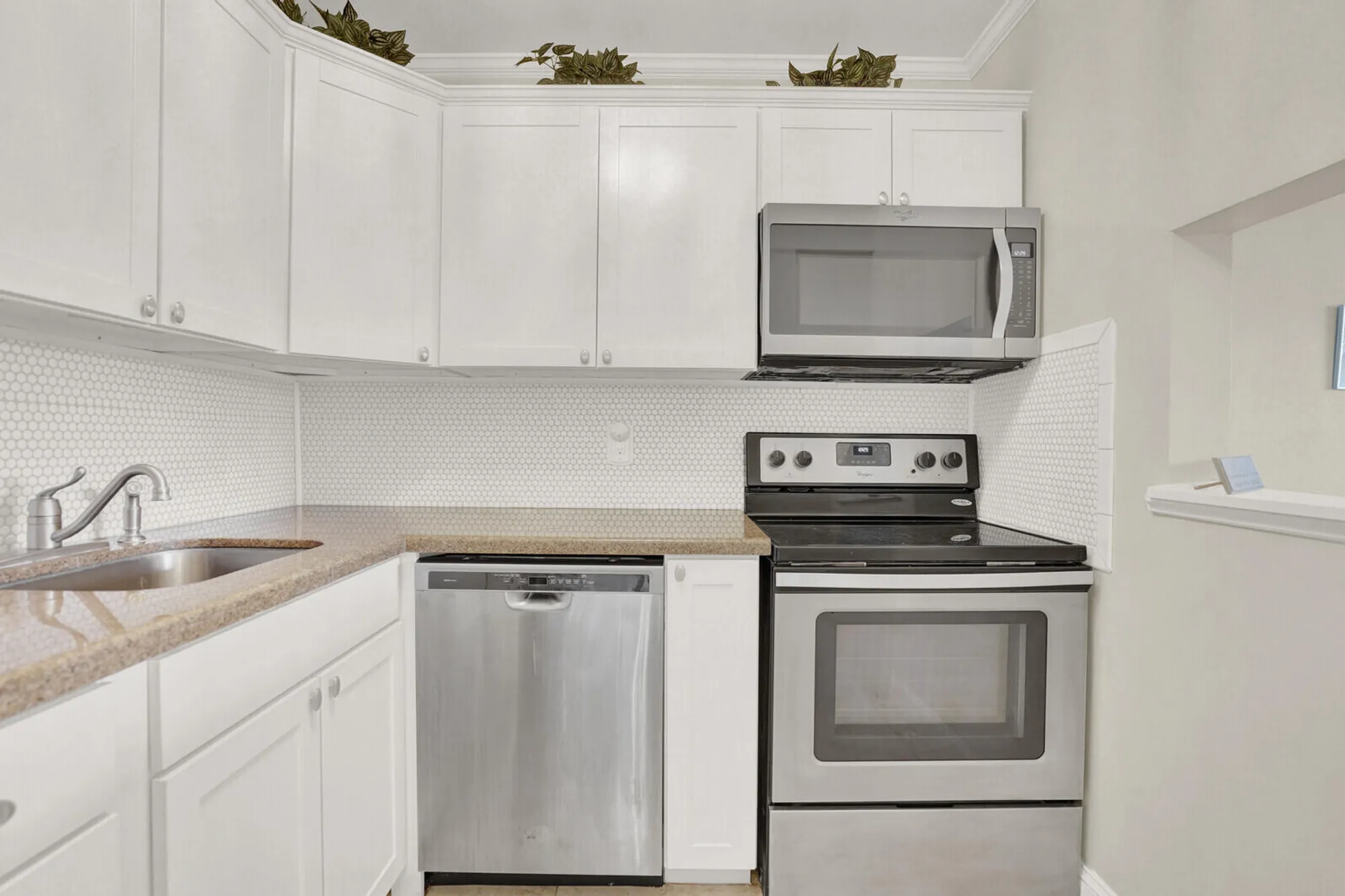 Property Slideshow image 13 of 29 | 632 snug harbor dr d14, Boynton Beach, FL, 33435