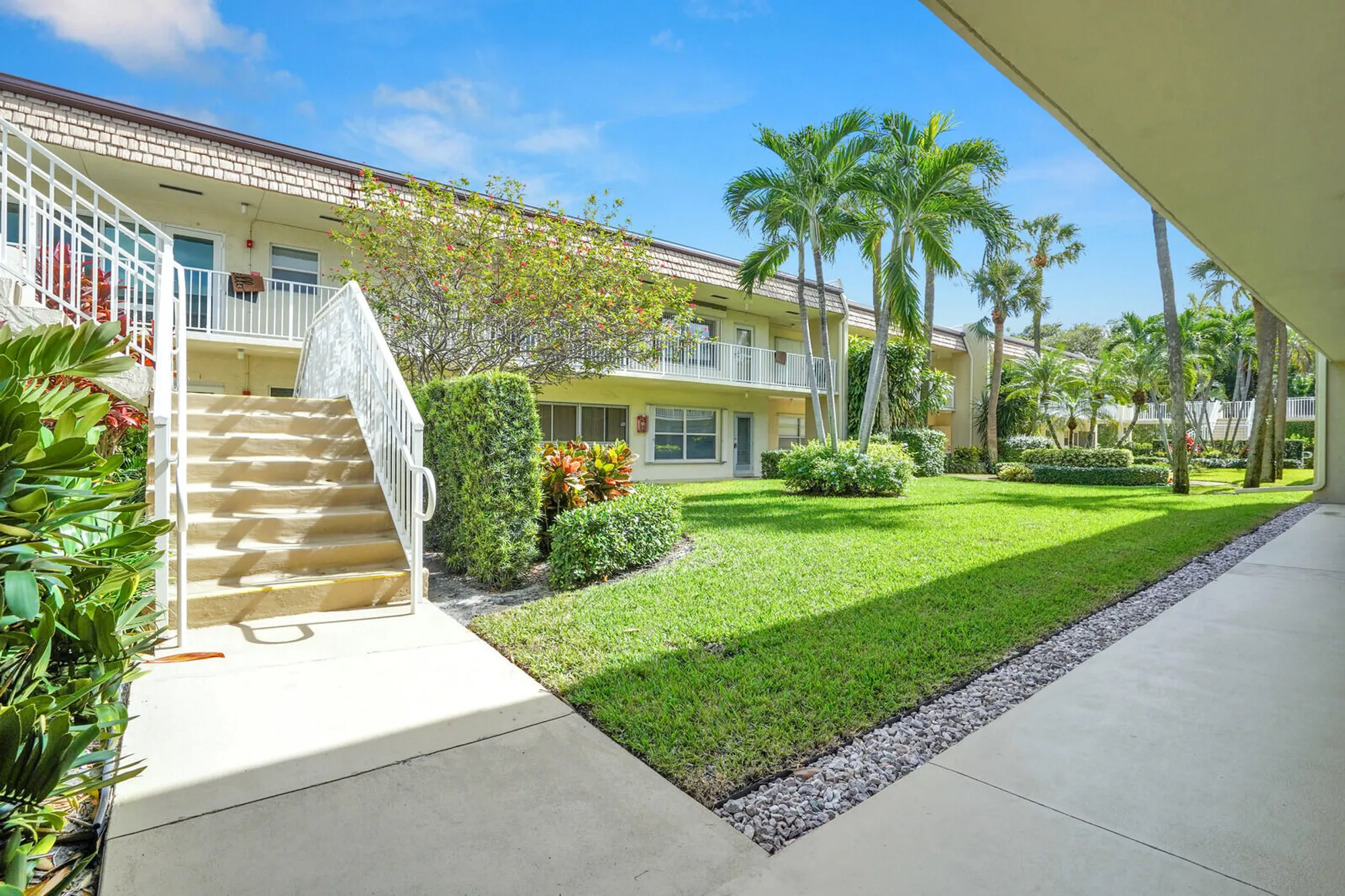 Property Slideshow image 4 of 29 | 632 snug harbor dr d14, Boynton Beach, FL, 33435