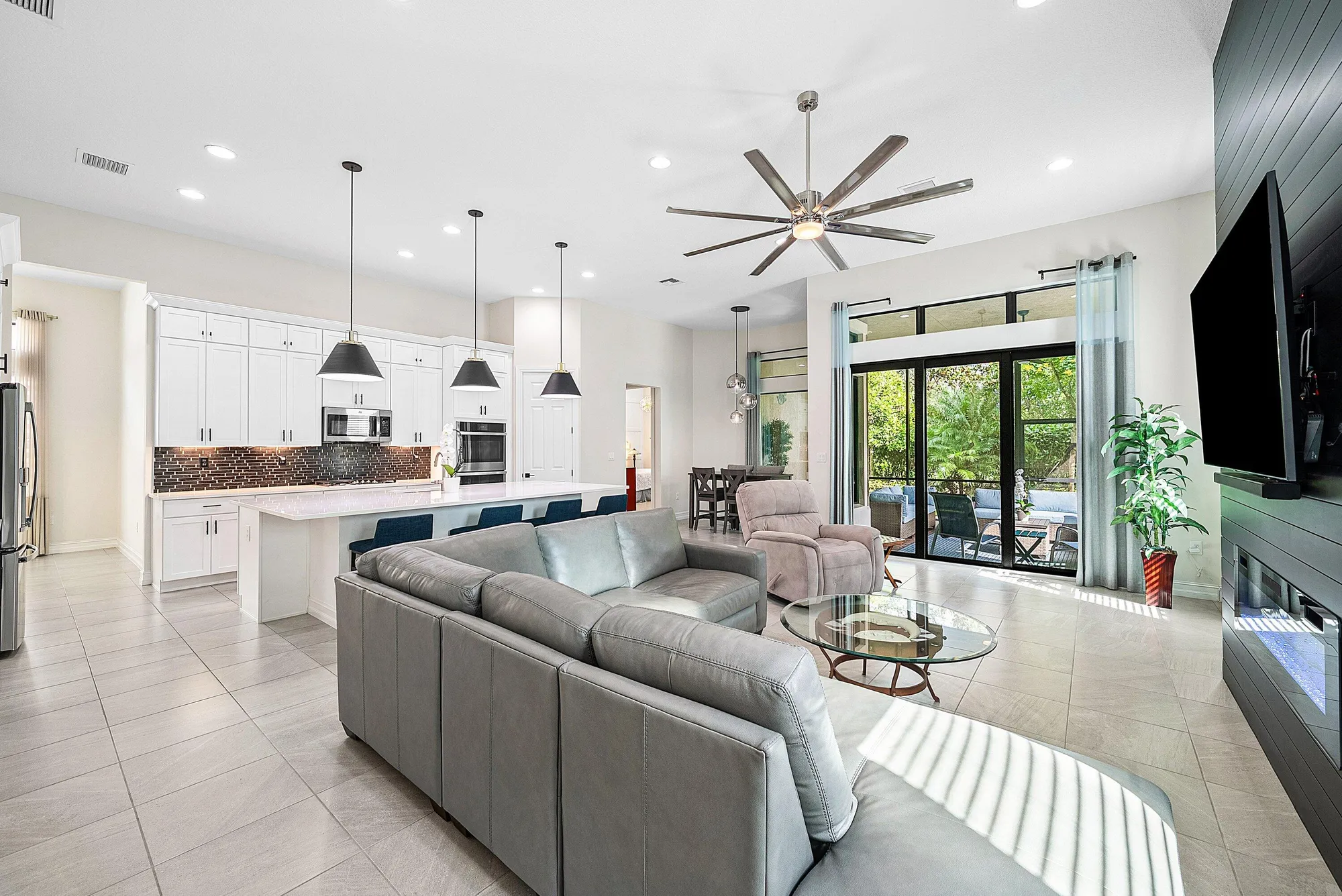 Property Slideshow image 21 of 43 | 9076 leon cir, Parkland, FL, 33076