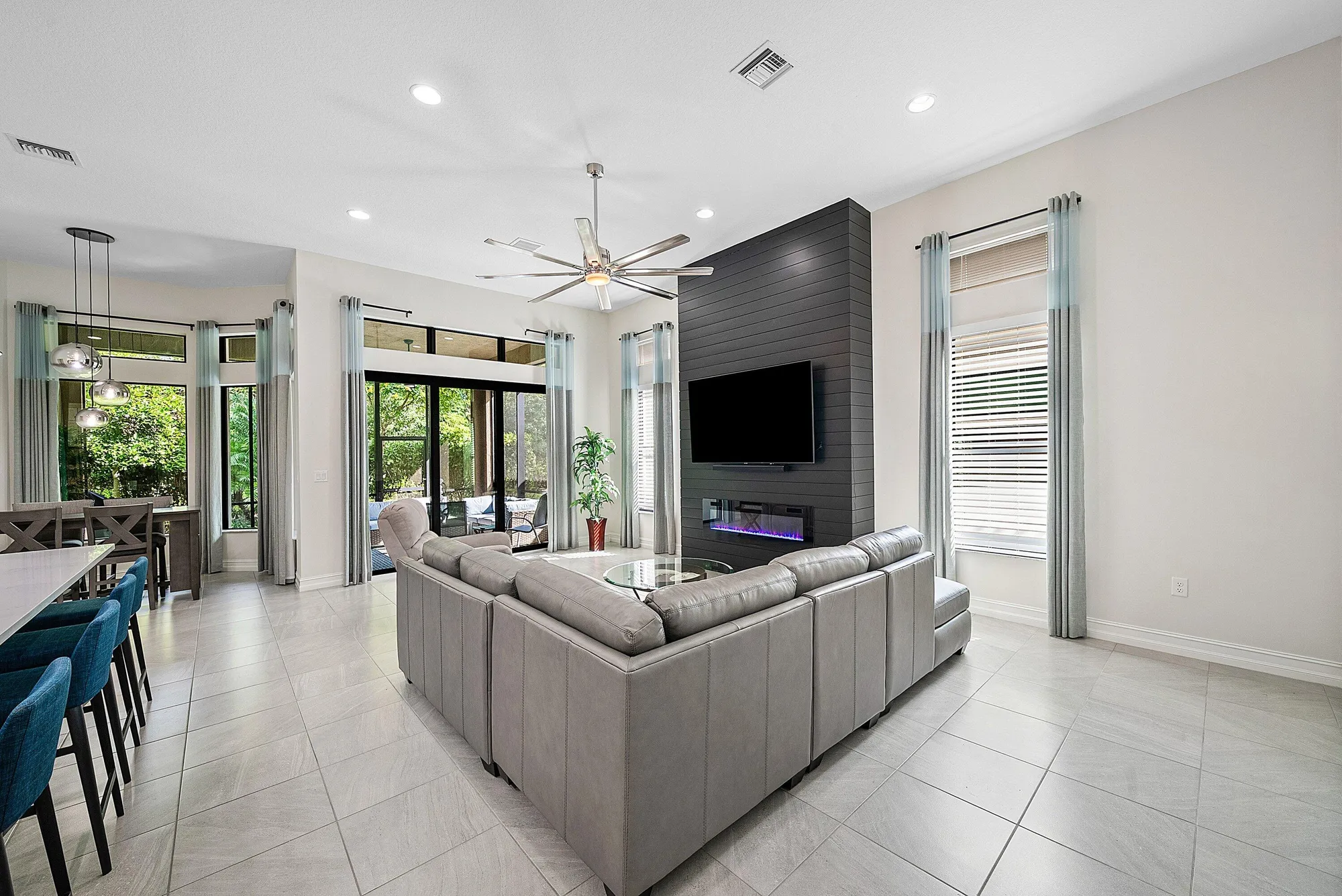 Property Slideshow image 19 of 43 | 9076 leon cir, Parkland, FL, 33076