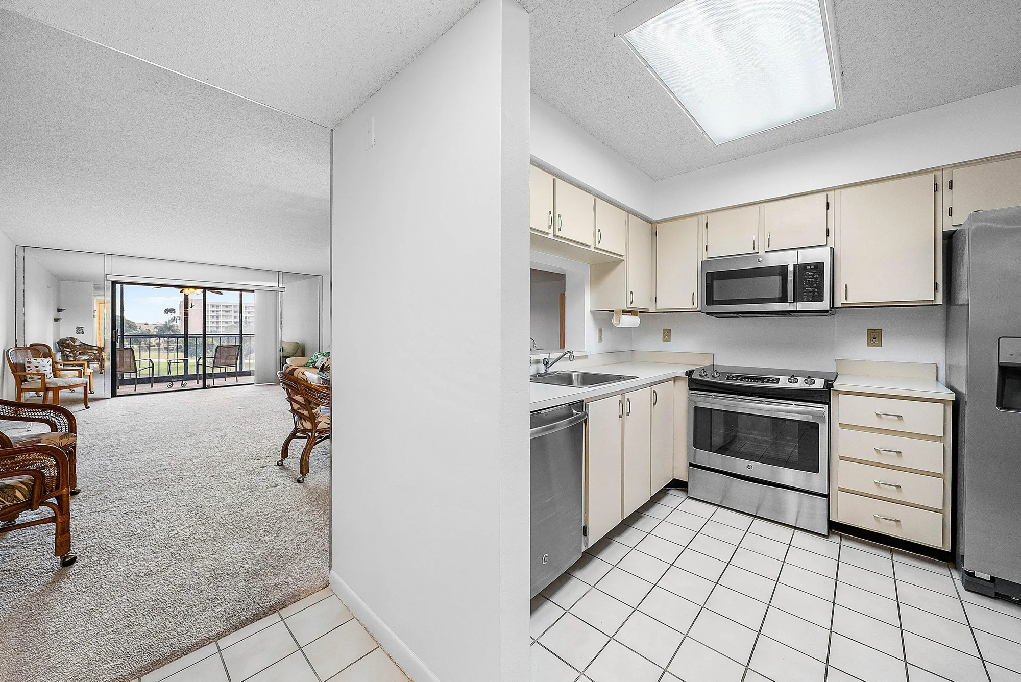 Property Slideshow image 4 of 52 | 14500 stirling way 405, Delray Beach, FL, 33446