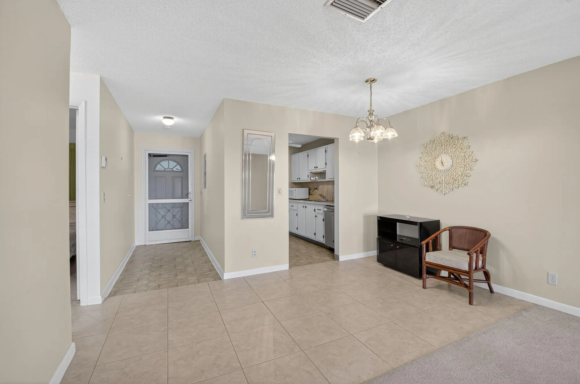 Property Slideshow image 10 of 53 | 100 leisure lake cir 102, Boynton Beach, FL, 33426