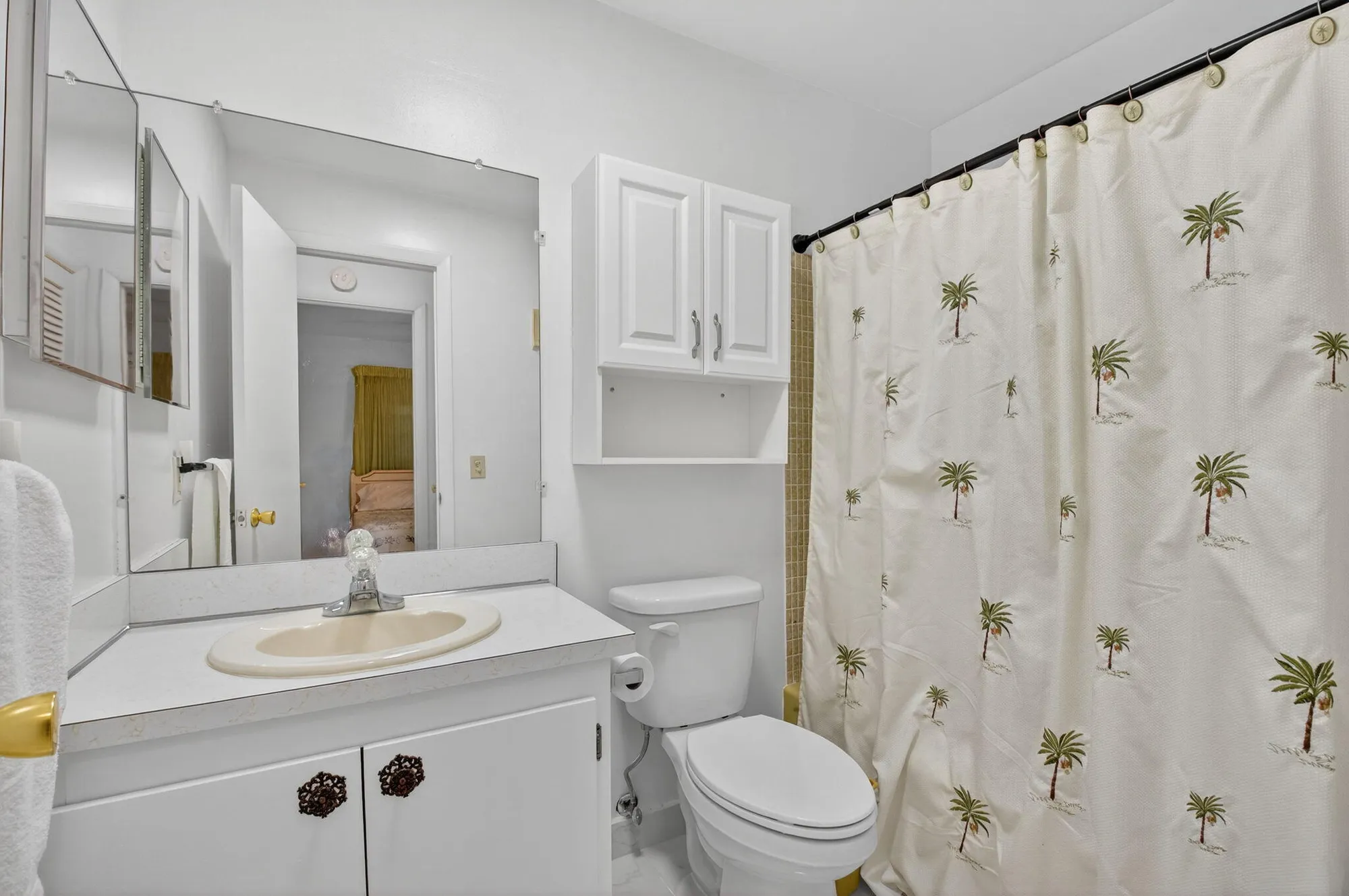 Property Slideshow image 23 of 53 | 100 leisure lake cir 102, Boynton Beach, FL, 33426