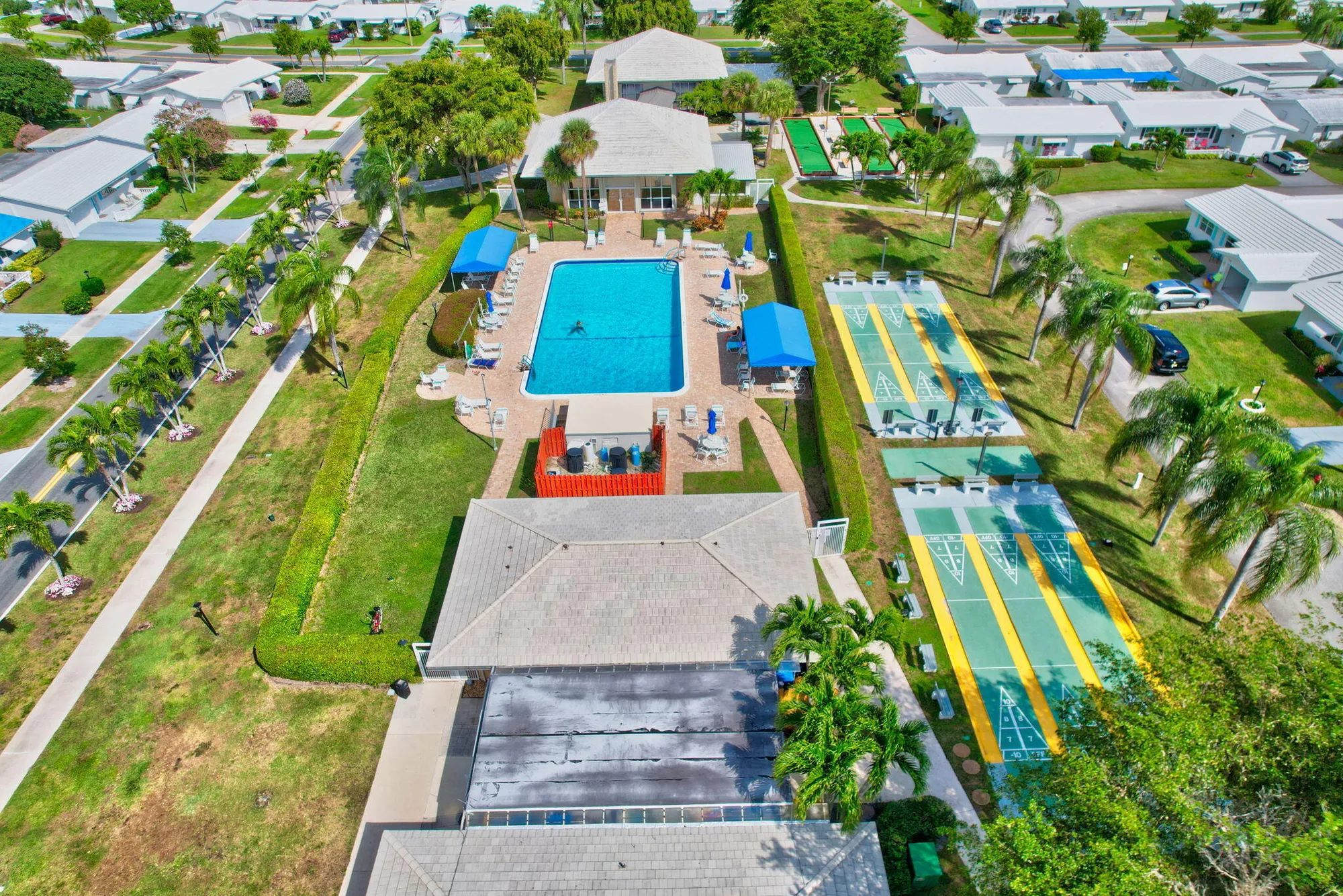 Property Slideshow image 32 of 53 | 100 leisure lake cir 102, Boynton Beach, FL, 33426