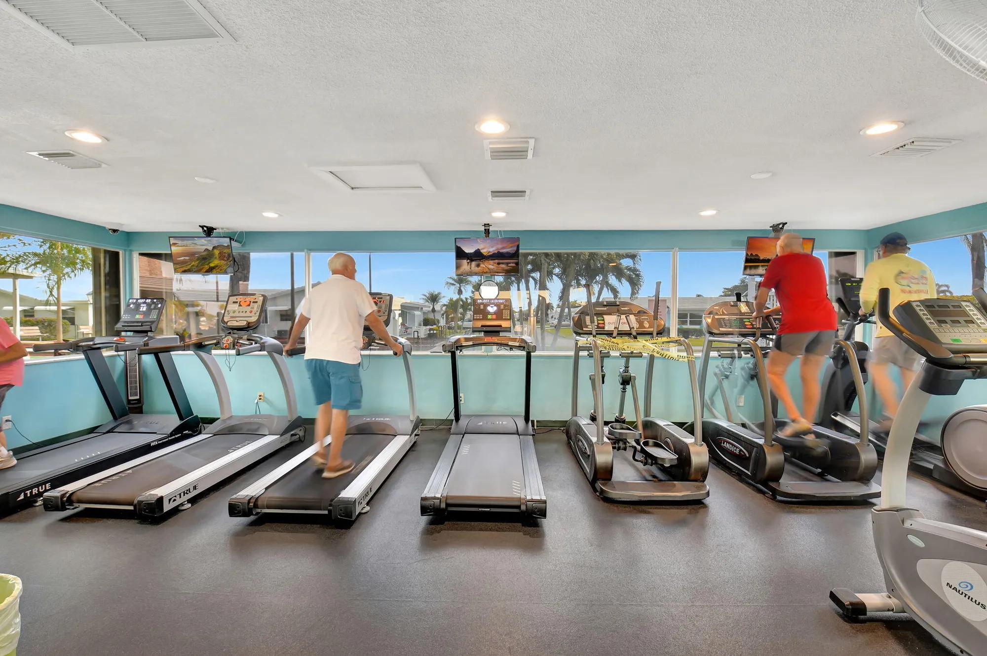 Property Slideshow image 35 of 53 | 100 leisure lake cir 102, Boynton Beach, FL, 33426