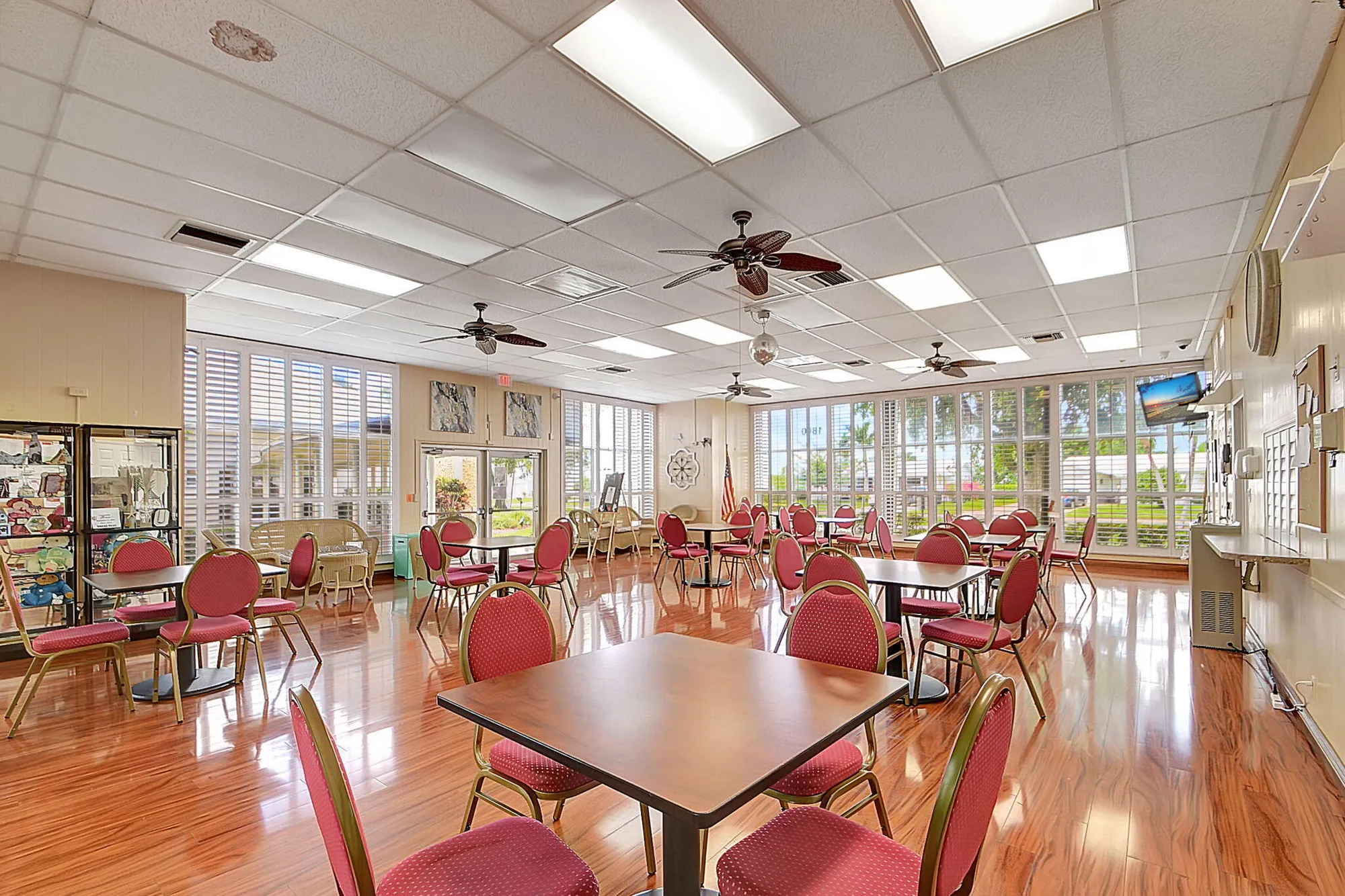 Property Slideshow image 49 of 53 | 100 leisure lake cir 102, Boynton Beach, FL, 33426