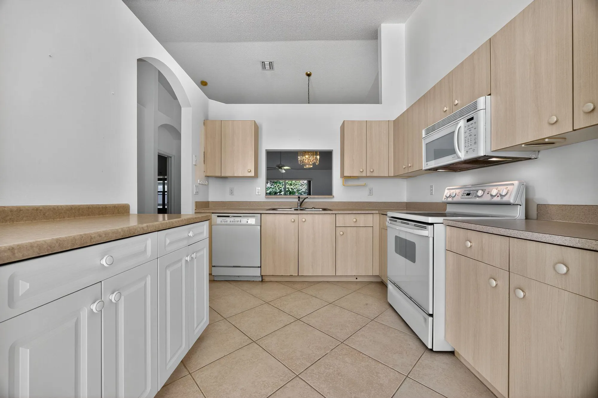 Property Slideshow image 16 of 28 | 6069 heliconia rd, Delray Beach, FL, 33484