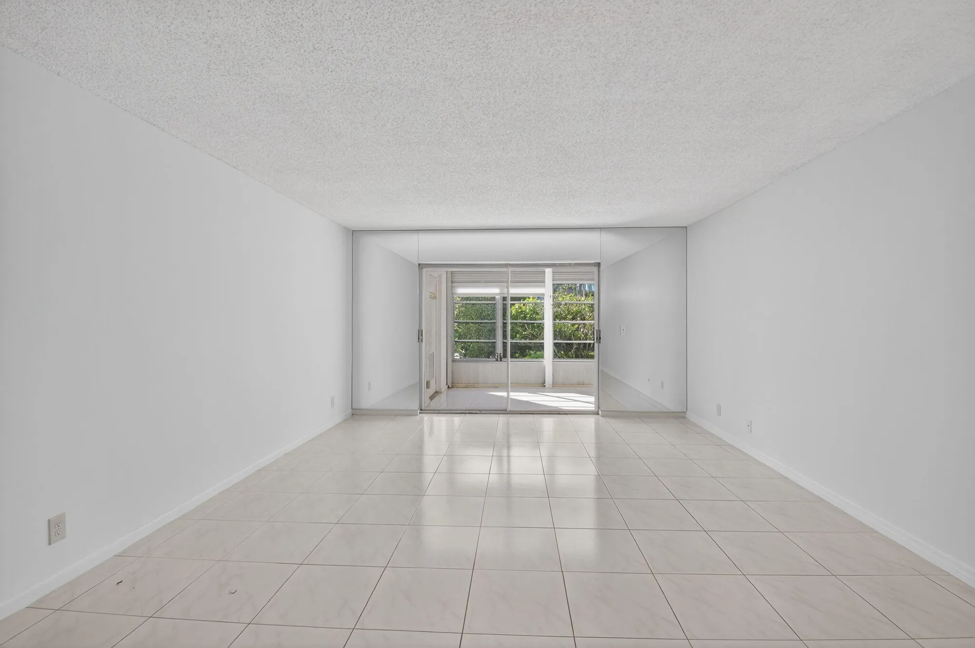 Property Slideshow image 8 of 72 | 14797 cumberland dr 1020, Delray Beach, FL, 33446
