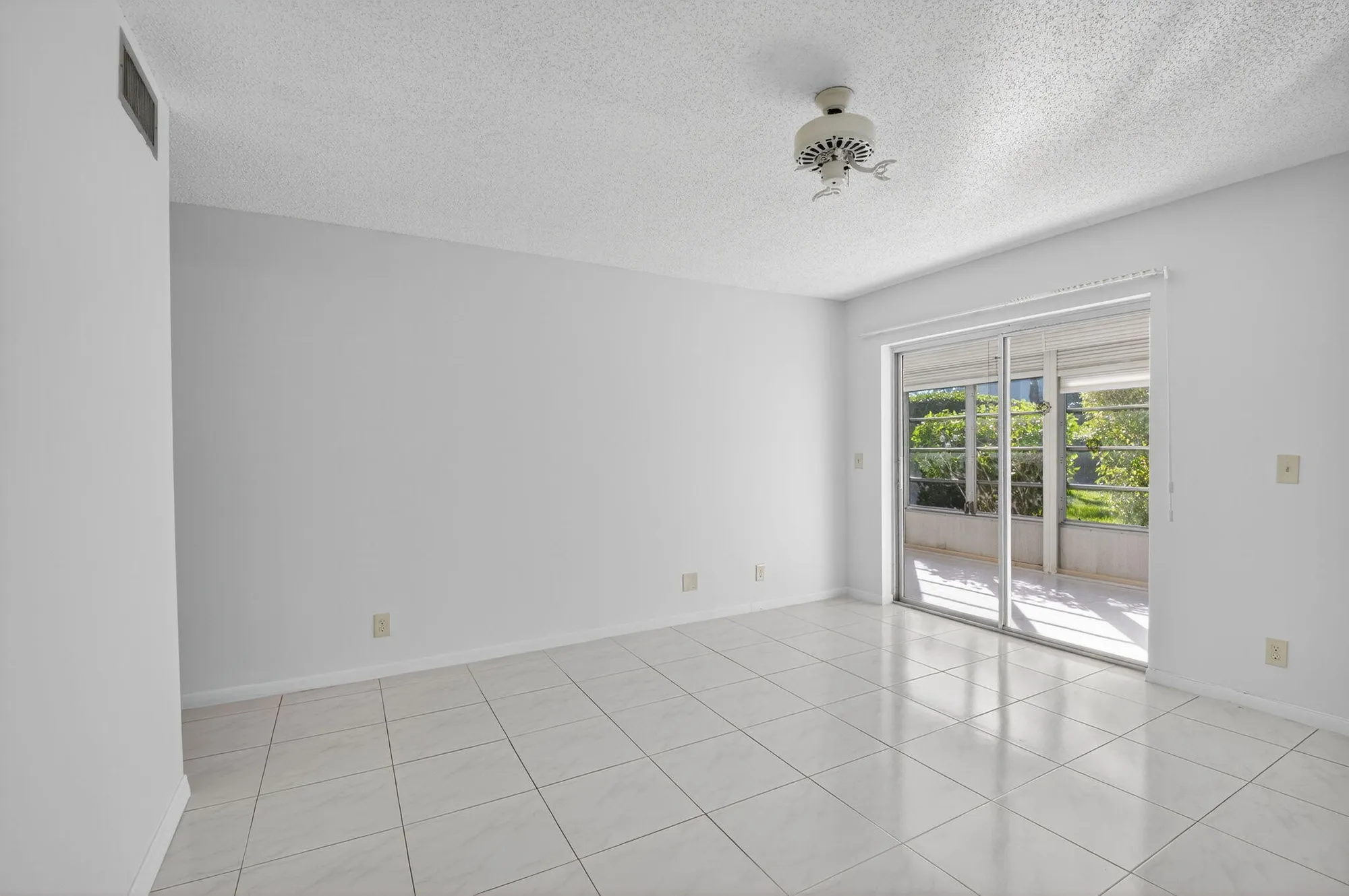 Property Slideshow image 17 of 72 | 14797 cumberland dr 1020, Delray Beach, FL, 33446