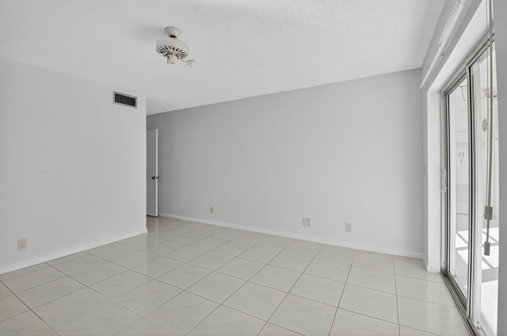 Property Slideshow image 18 of 72 | 14797 cumberland dr 1020, Delray Beach, FL, 33446