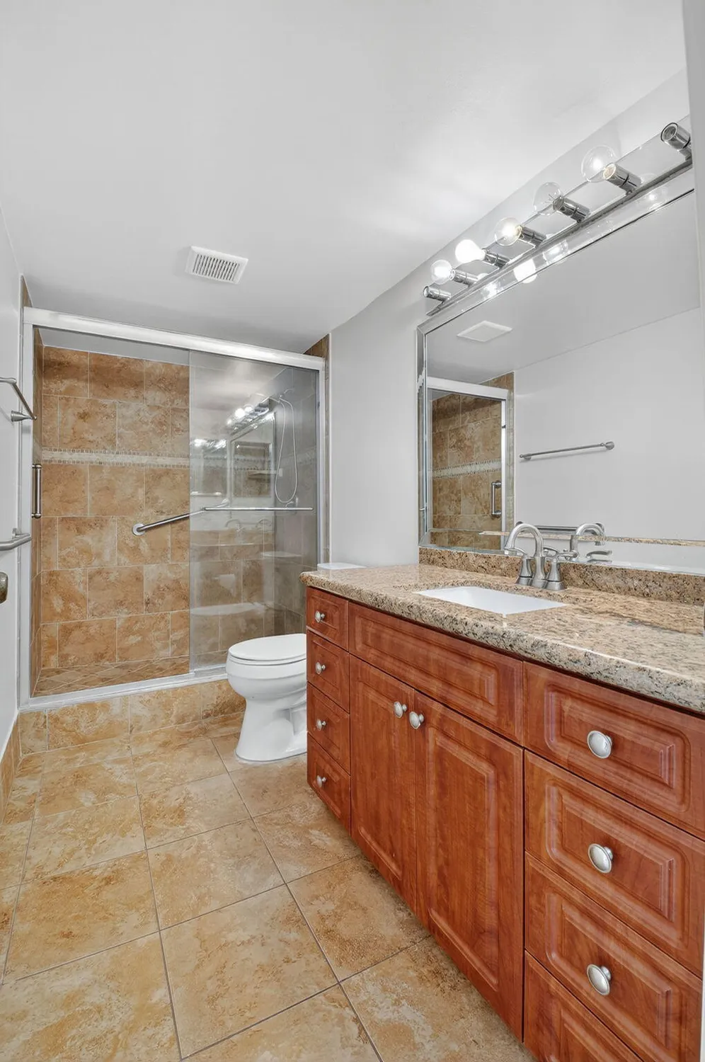 Property Slideshow image 21 of 72 | 14797 cumberland dr 1020, Delray Beach, FL, 33446