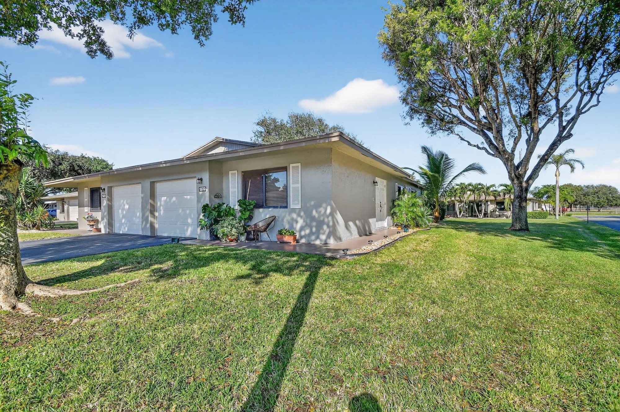 Property Slideshow image 3 of 65 | 1533 palmland dr, Boynton Beach, FL, 33436