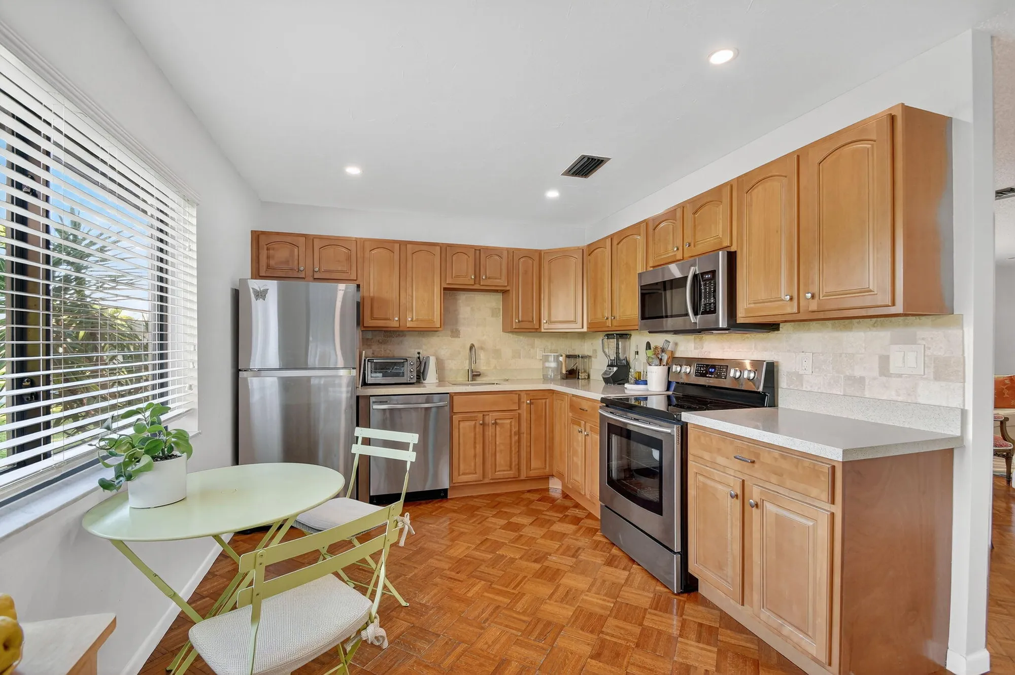 Property Slideshow image 13 of 65 | 1533 palmland dr, Boynton Beach, FL, 33436