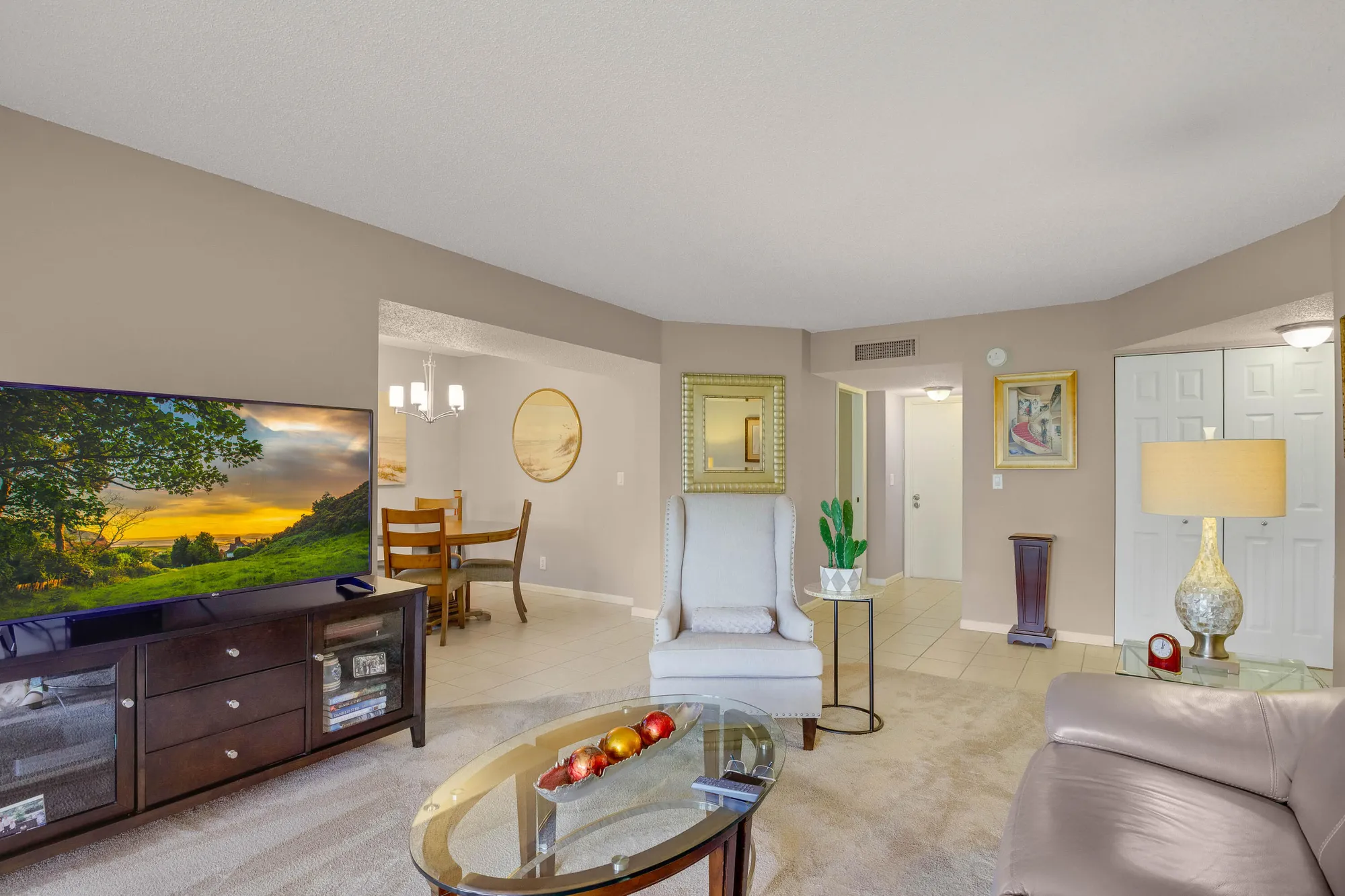 Property Slideshow image 6 of 28 | 3836 via poinciana apt 205, Lake Worth, FL, 33467
