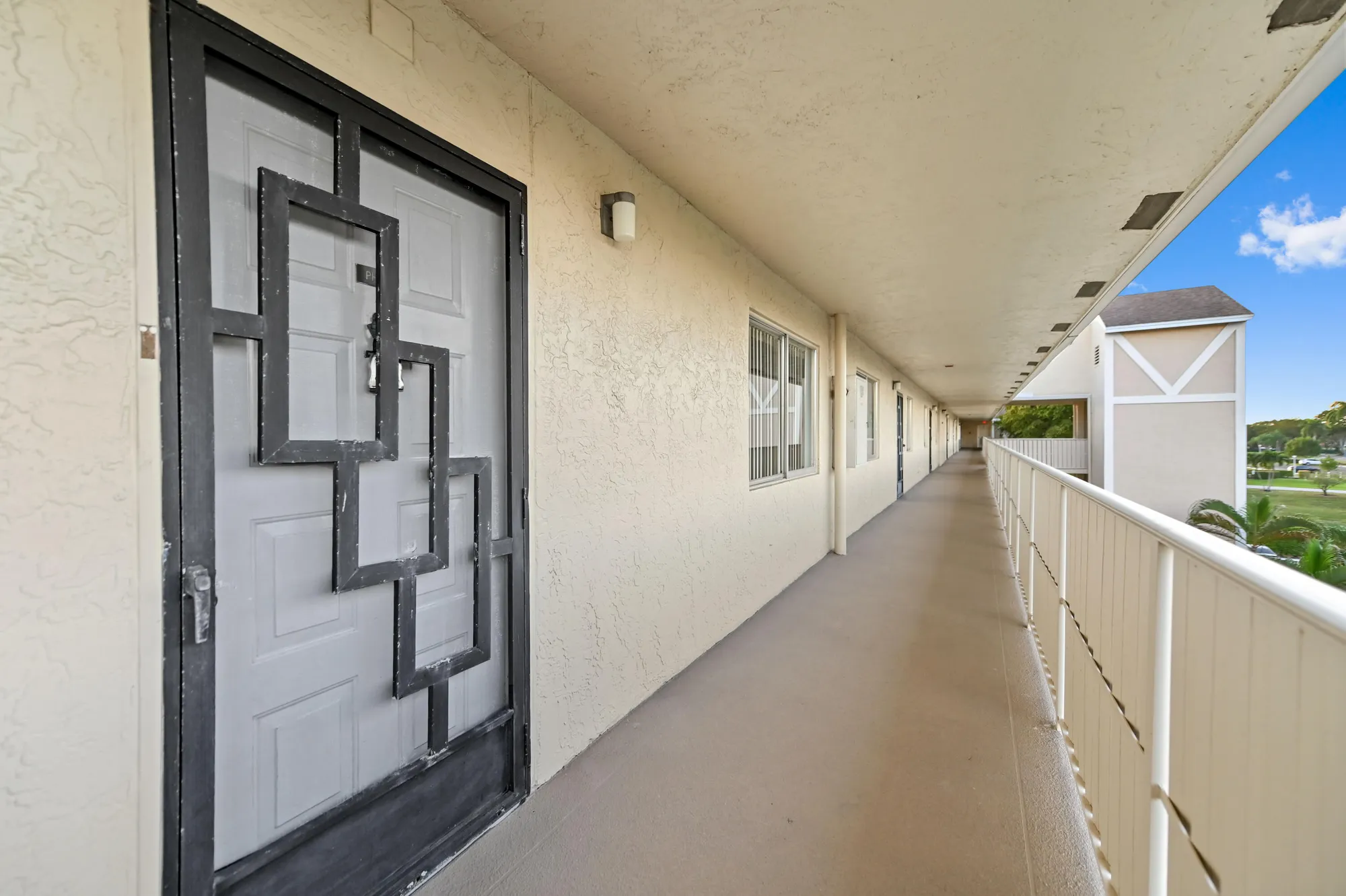 Property Slideshow image 4 of 59 | 7286 huntington ln 402, Delray Beach, FL, 33446