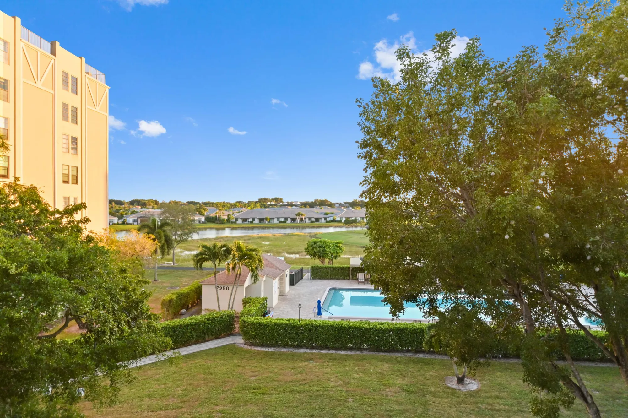 Property Slideshow image 25 of 59 | 7286 huntington ln 402, Delray Beach, FL, 33446