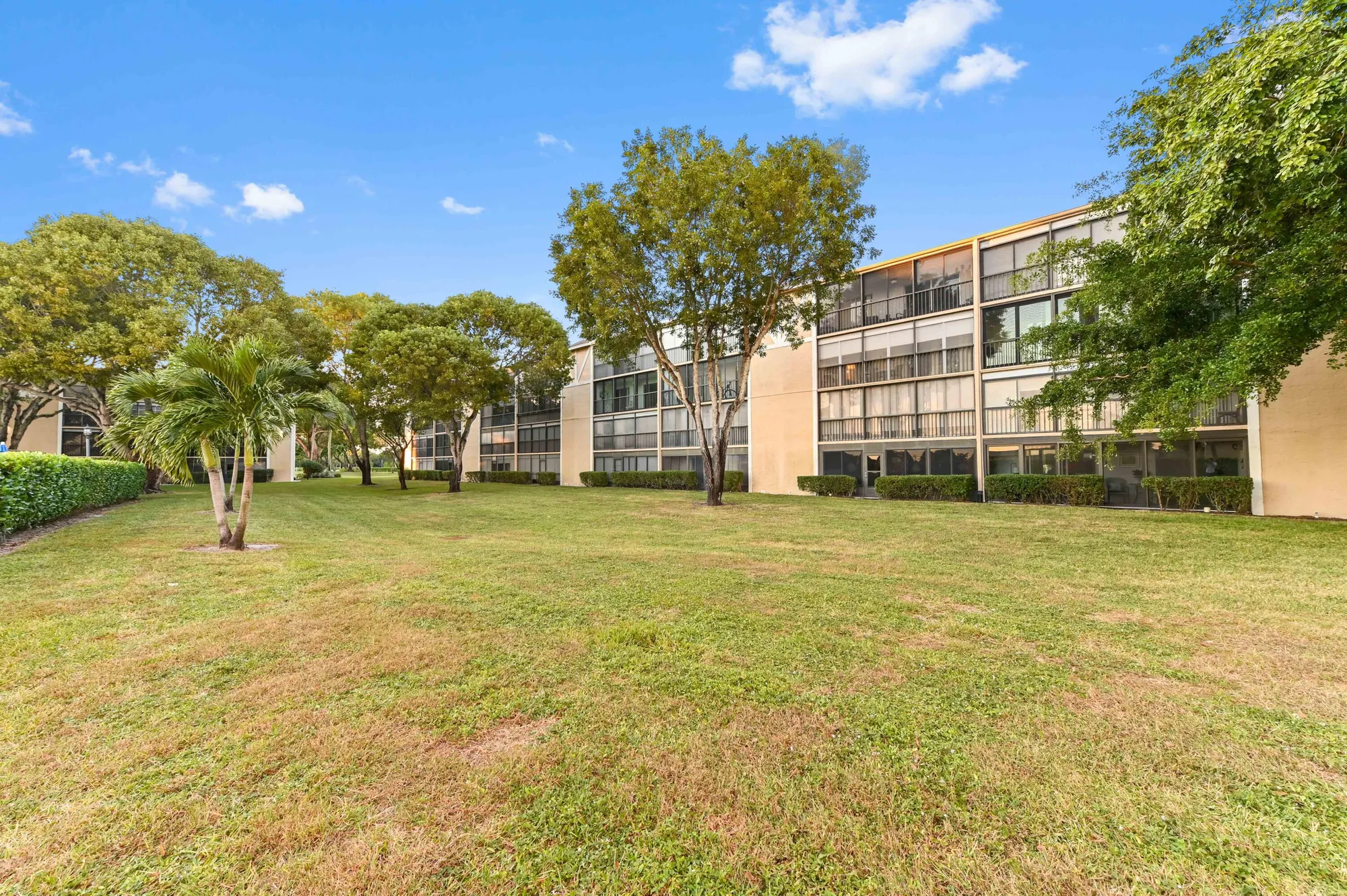 Property Slideshow image 26 of 59 | 7286 huntington ln 402, Delray Beach, FL, 33446