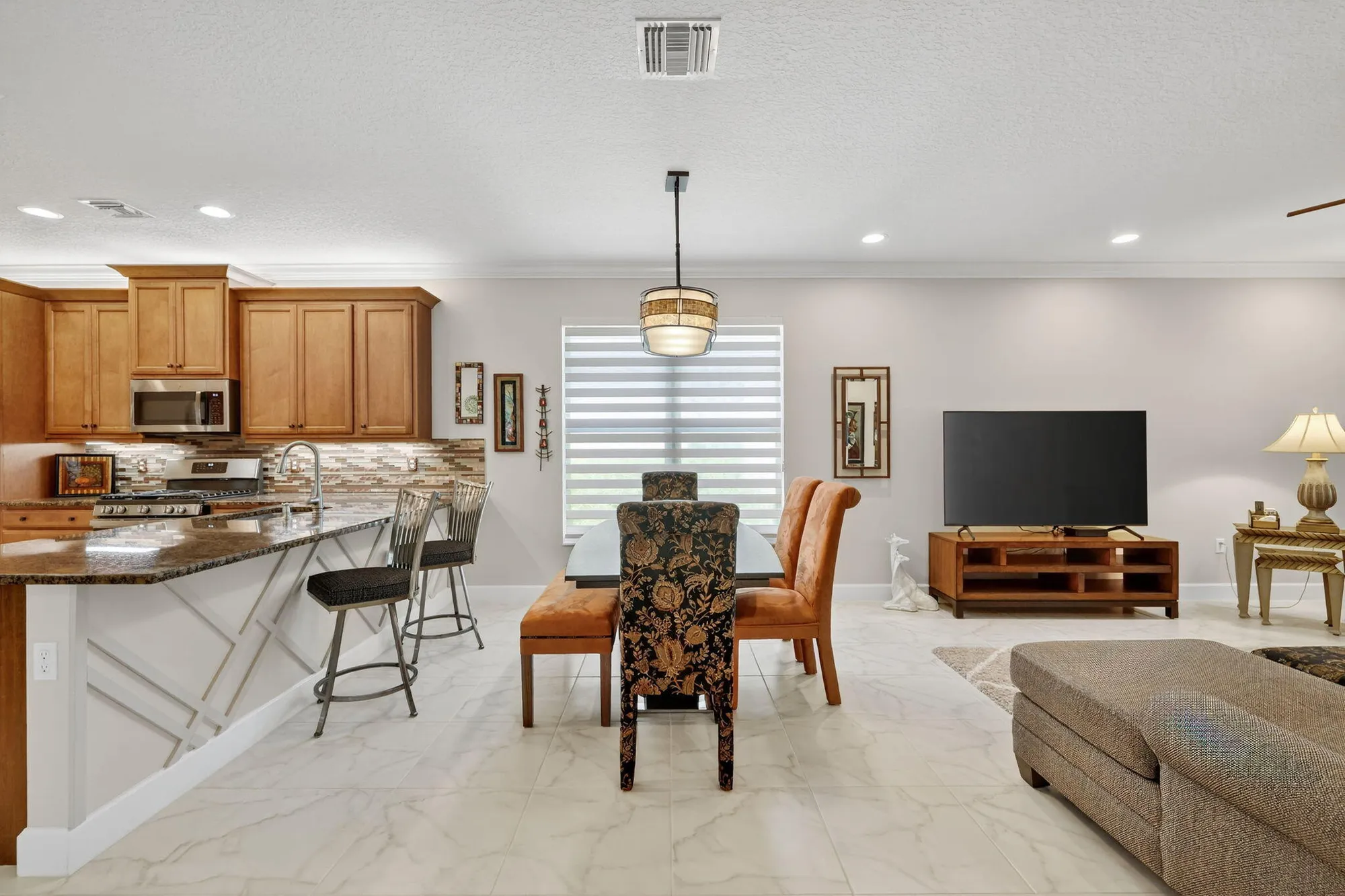 Property Slideshow image 19 of 95 | 11870 sw waterford isle way, Port Saint Lucie, FL, 34987