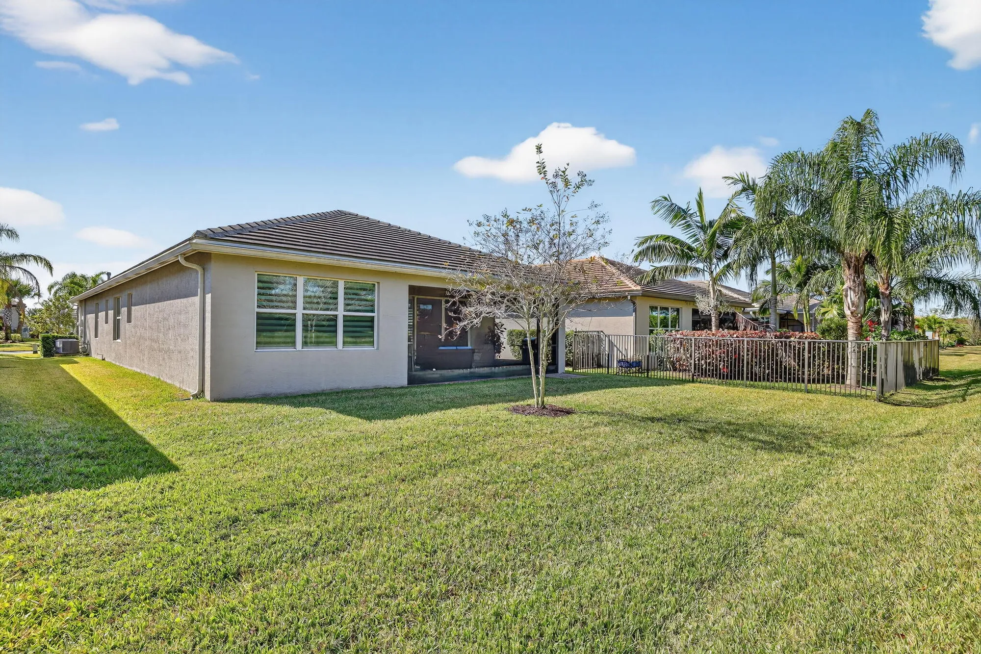 Property Slideshow image 38 of 95 | 11870 sw waterford isle way, Port Saint Lucie, FL, 34987