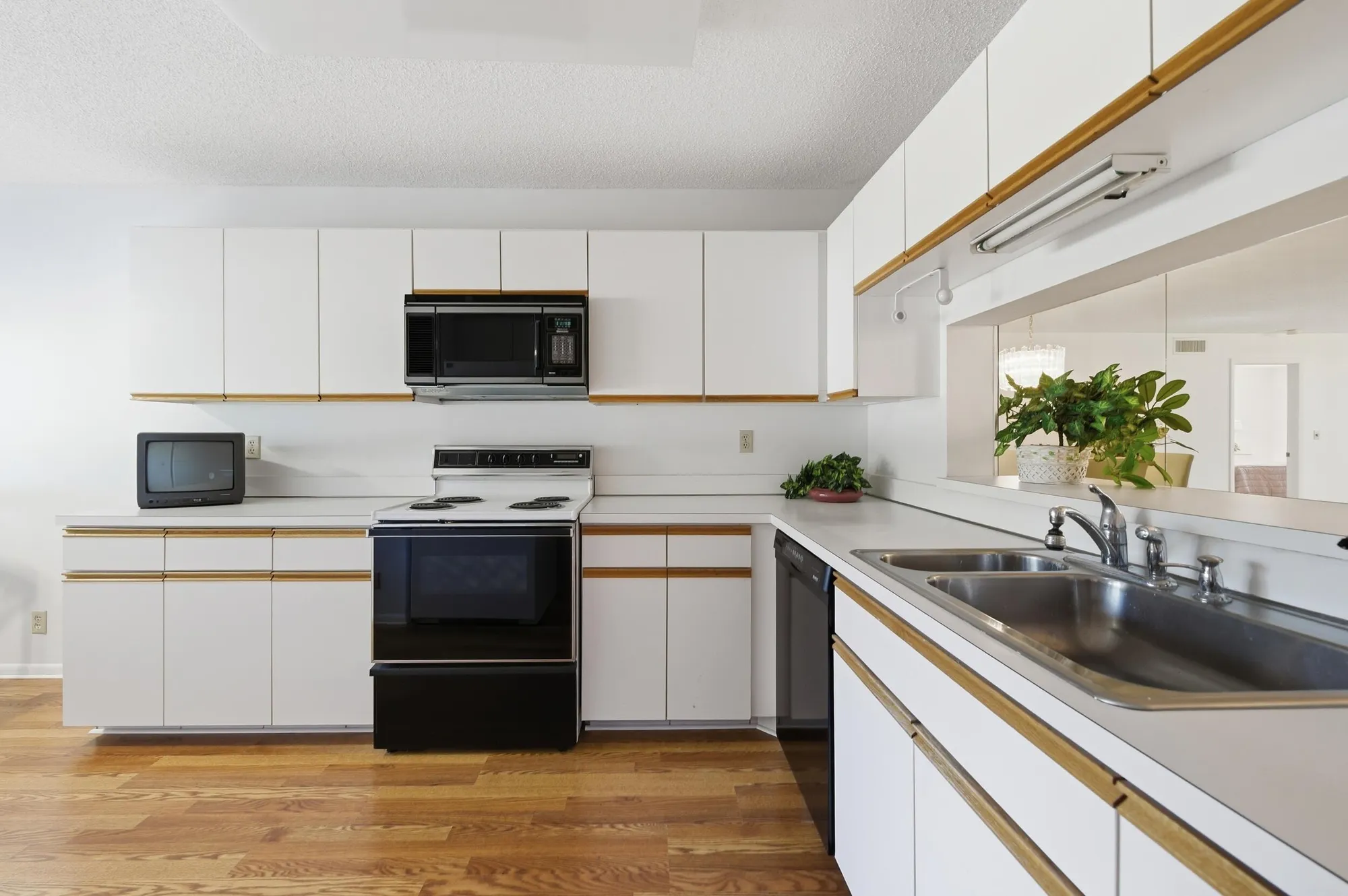 Property Slideshow image 4 of 70 | 15244 lakes of delray blvd 203, Delray Beach, FL, 33484