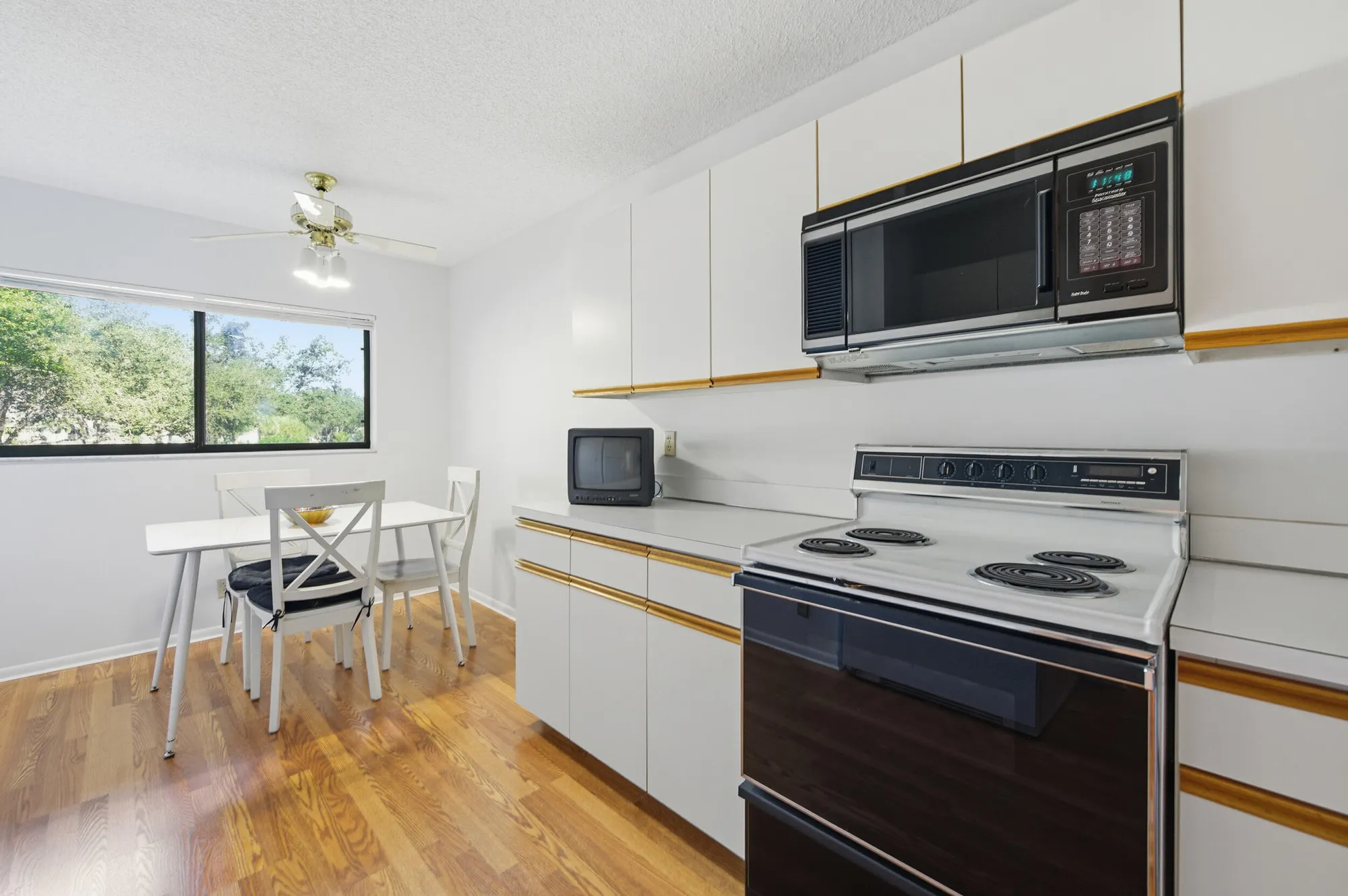 Property Slideshow image 5 of 70 | 15244 lakes of delray blvd 203, Delray Beach, FL, 33484