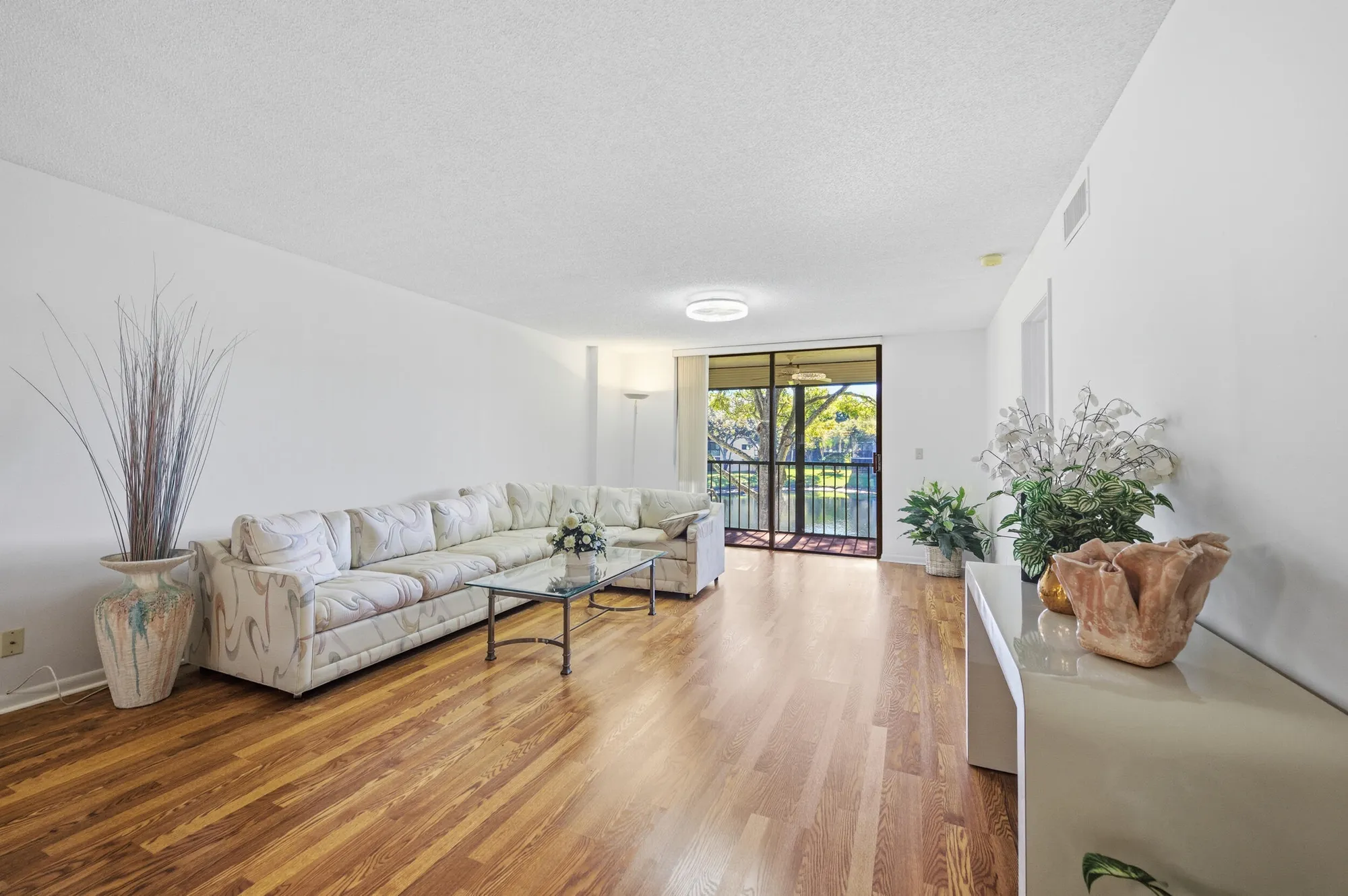 Property Slideshow image 14 of 70 | 15244 lakes of delray blvd 203, Delray Beach, FL, 33484