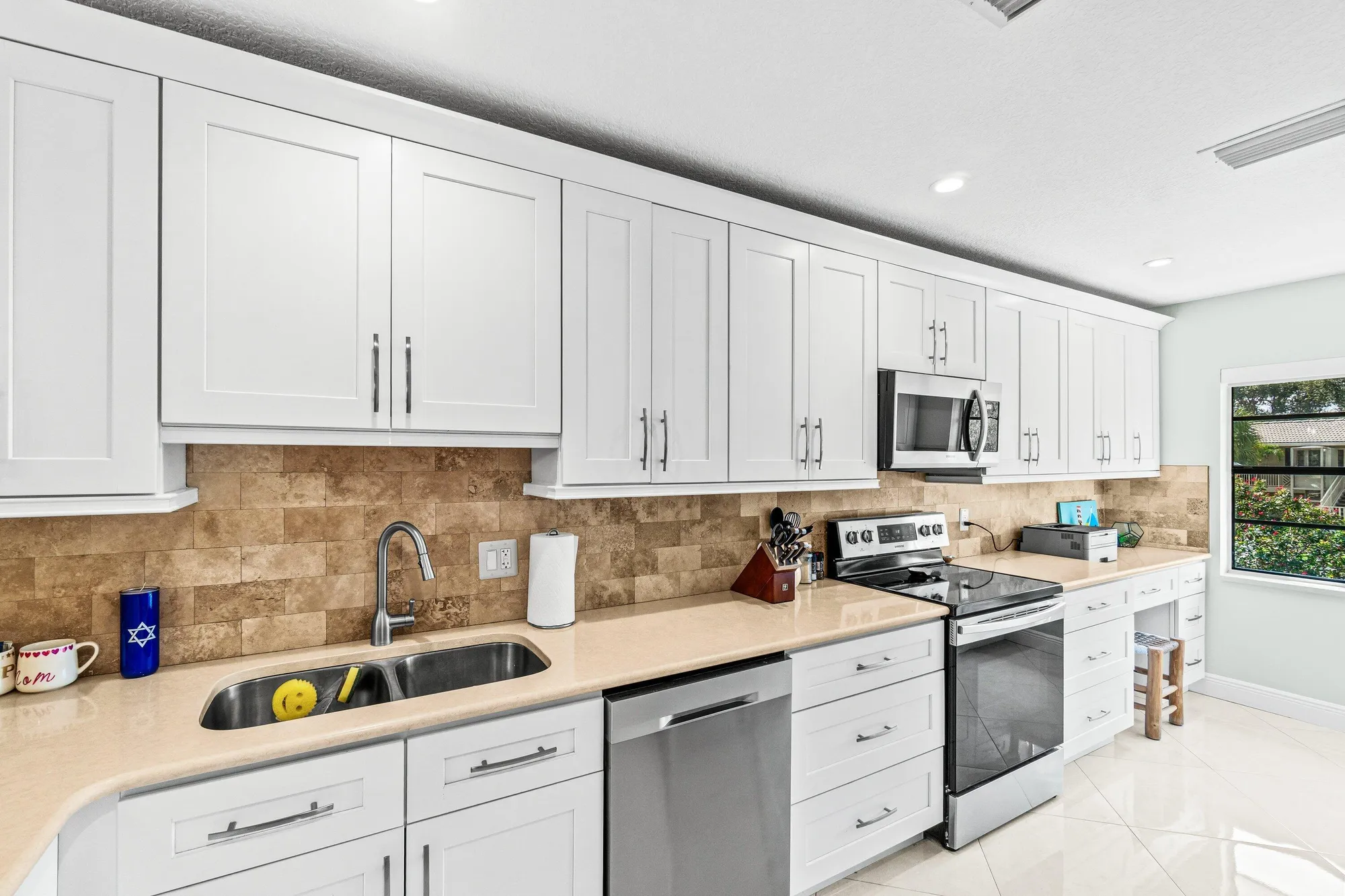 Property Slideshow image 8 of 54 | 24 stratford dr d, Boynton Beach, FL, 33436