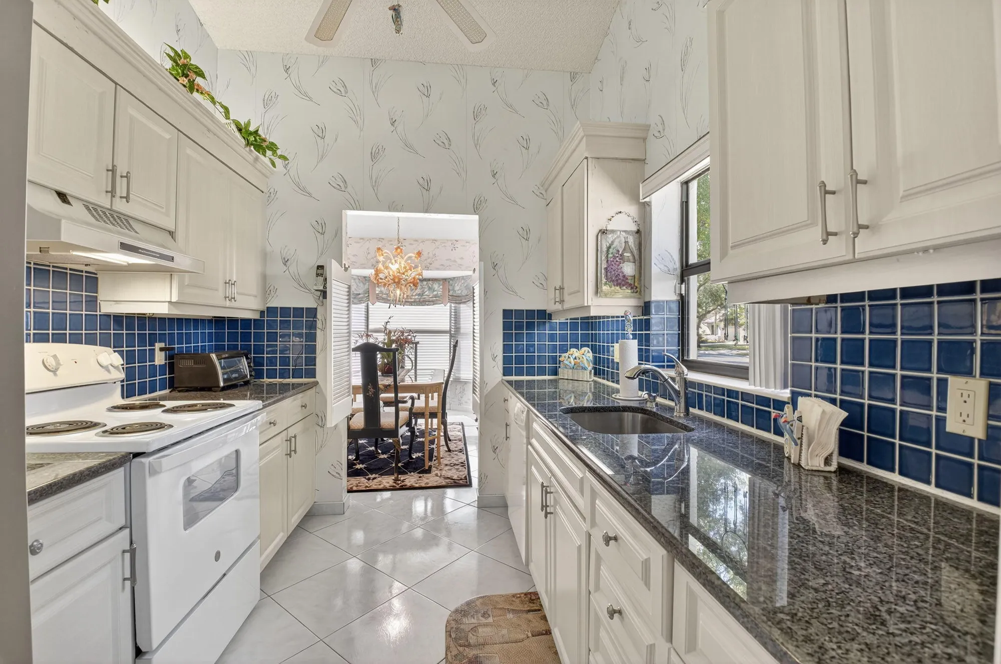 Property Slideshow image 16 of 52 | 4692 daylily ct, Boynton Beach, FL, 33436