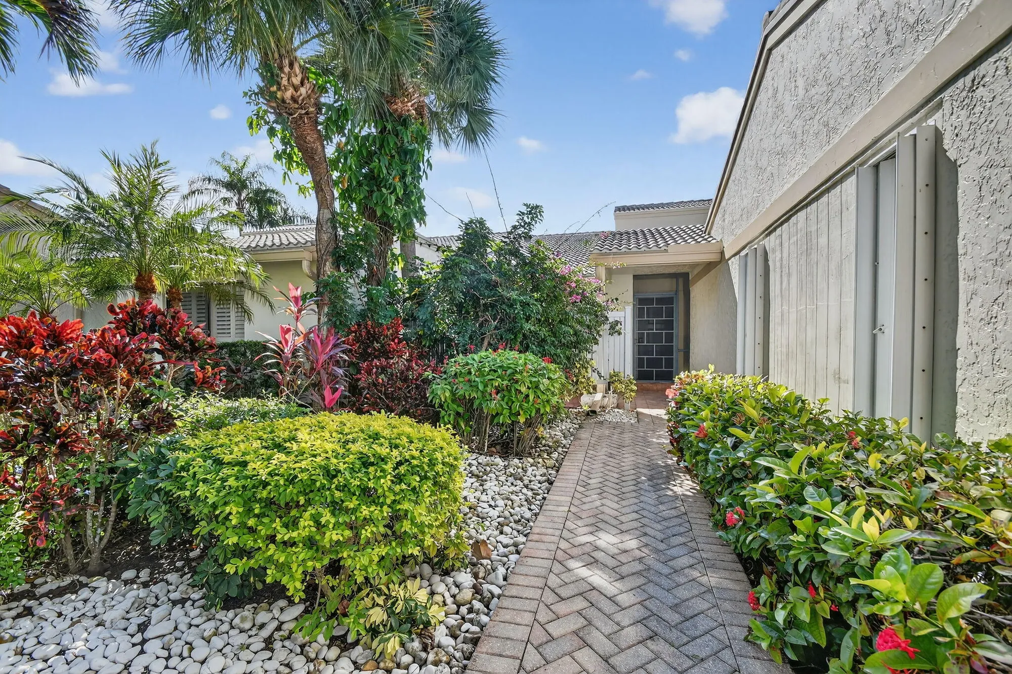 Property Slideshow image 4 of 41 | 65 eastgate dr b, Boynton Beach, FL, 33436