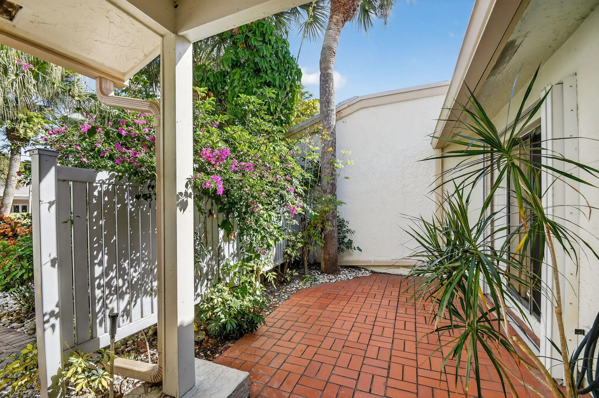 Property Slideshow image 5 of 41 | 65 eastgate dr b, Boynton Beach, FL, 33436